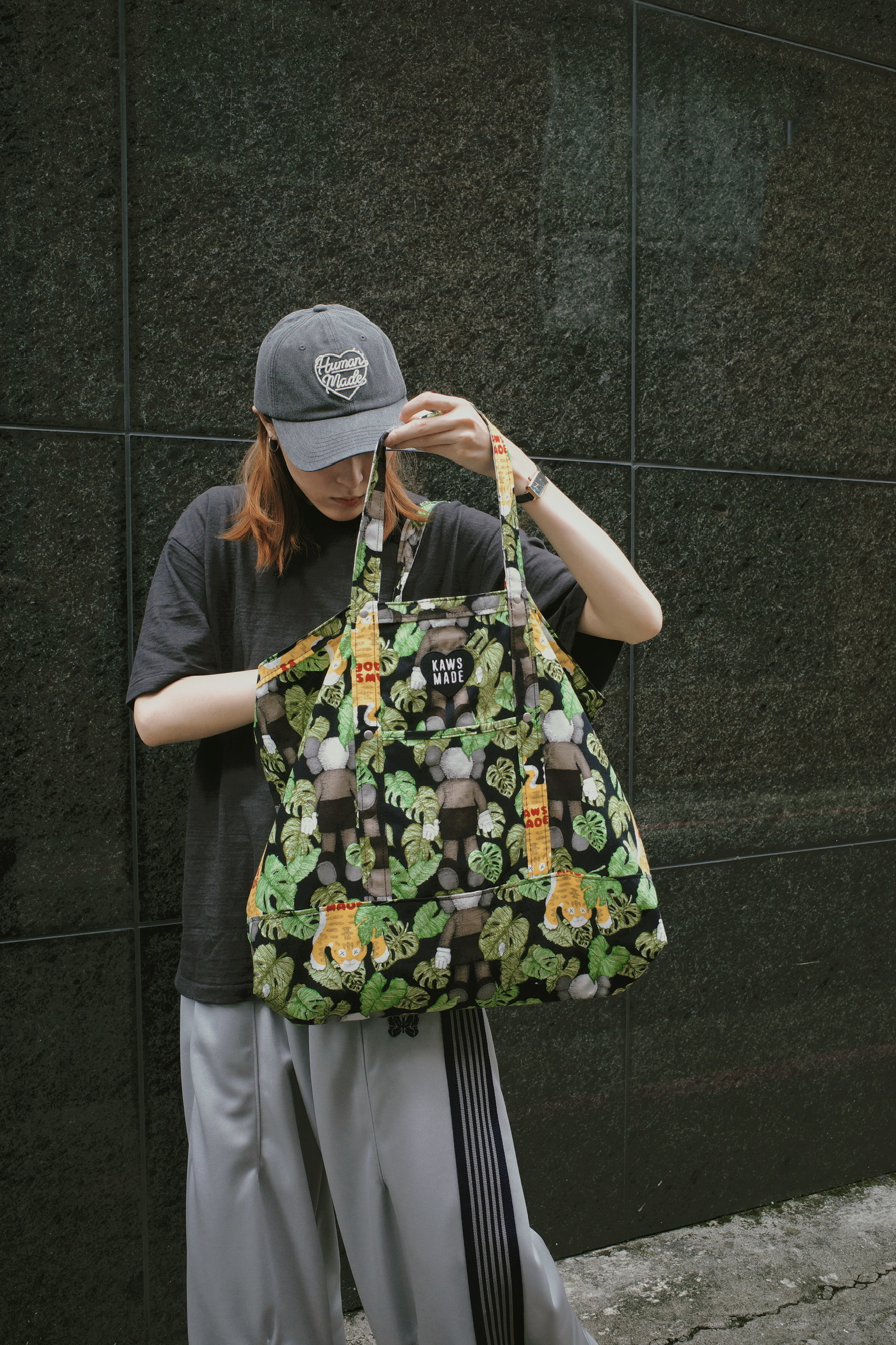 <快速出貨>HUMAN MADE KAWS  雙面迷彩花紋 大提袋