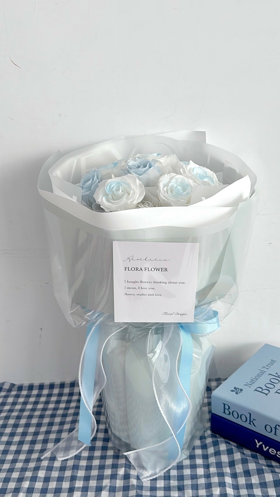 水水漸層藍玫瑰永生花束