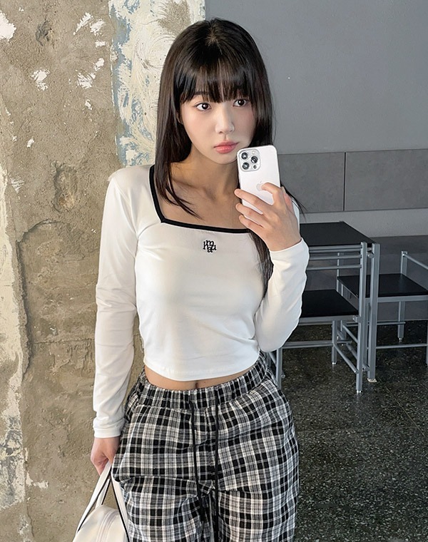預訂｜MUAHMUAH LOGO STITCH SQUARE NECK COLORING LONG SLEEVE (3 COLOR)