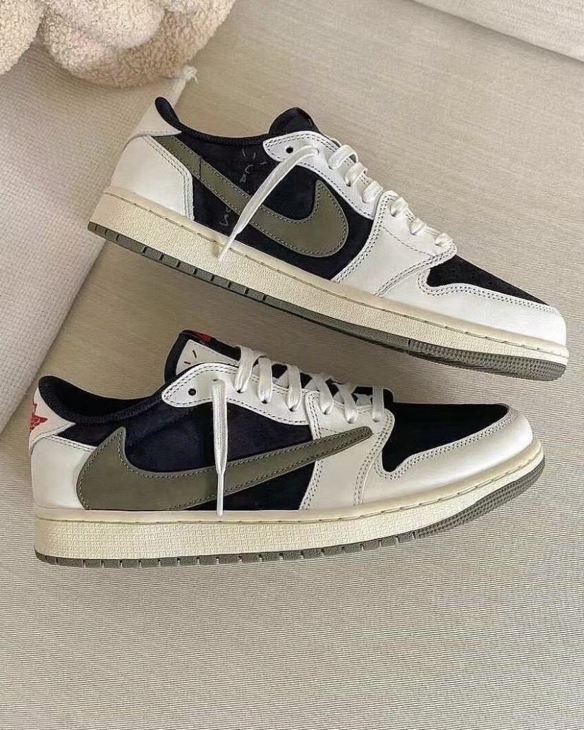 Travis Scott x Jordan Air Jordan 1 Low "Medium Olive" DZ4137-106