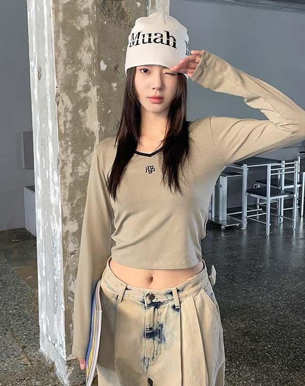預訂｜MUAHMUAH LOGO STITCH V-NECK COLORING LONG SLEEVE (3 COLOR)