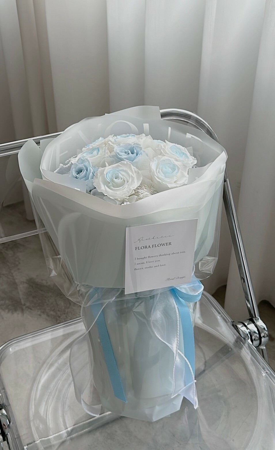 水水漸層藍玫瑰永生花束
