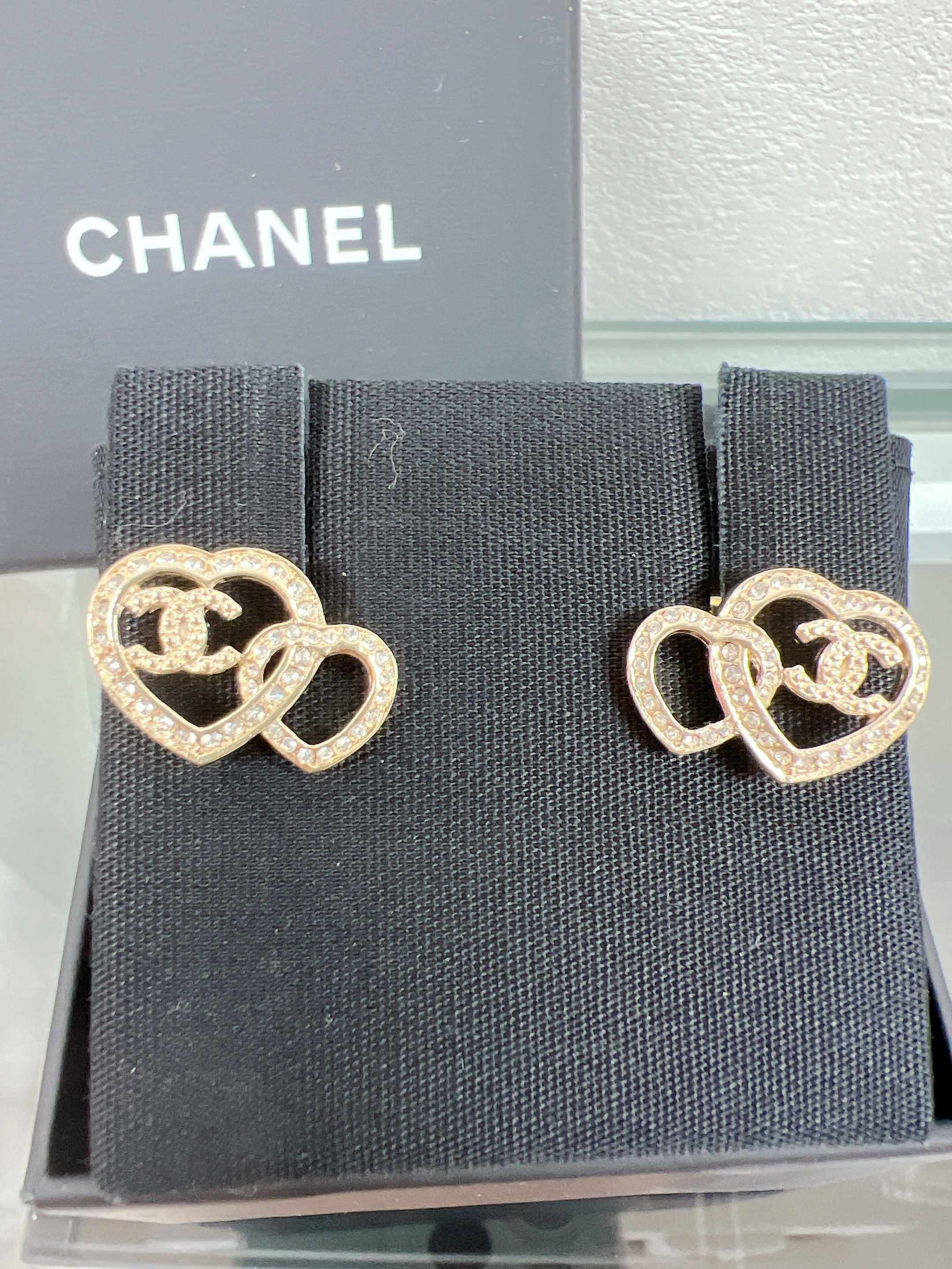 Chanel earrings double heart logo 23b