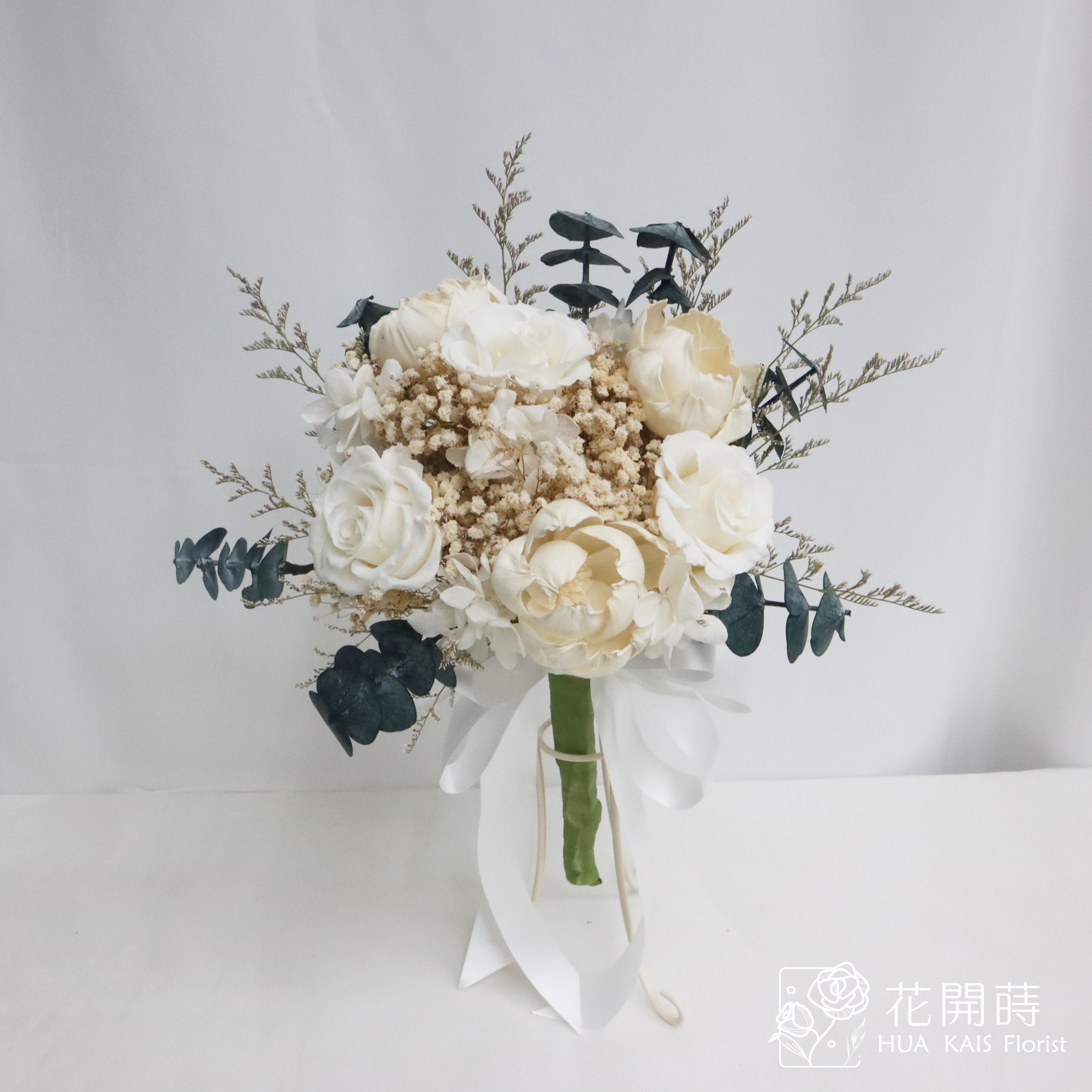 新娘捧花|森林綠白捧花|永生花捧花|外拍捧花|韓式捧花|乾燥捧花|韓系捧花|白色捧花|永生捧花