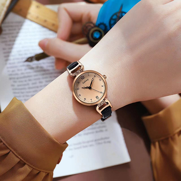 JK KOREA Round Quartz Women's Belt Watch J0921