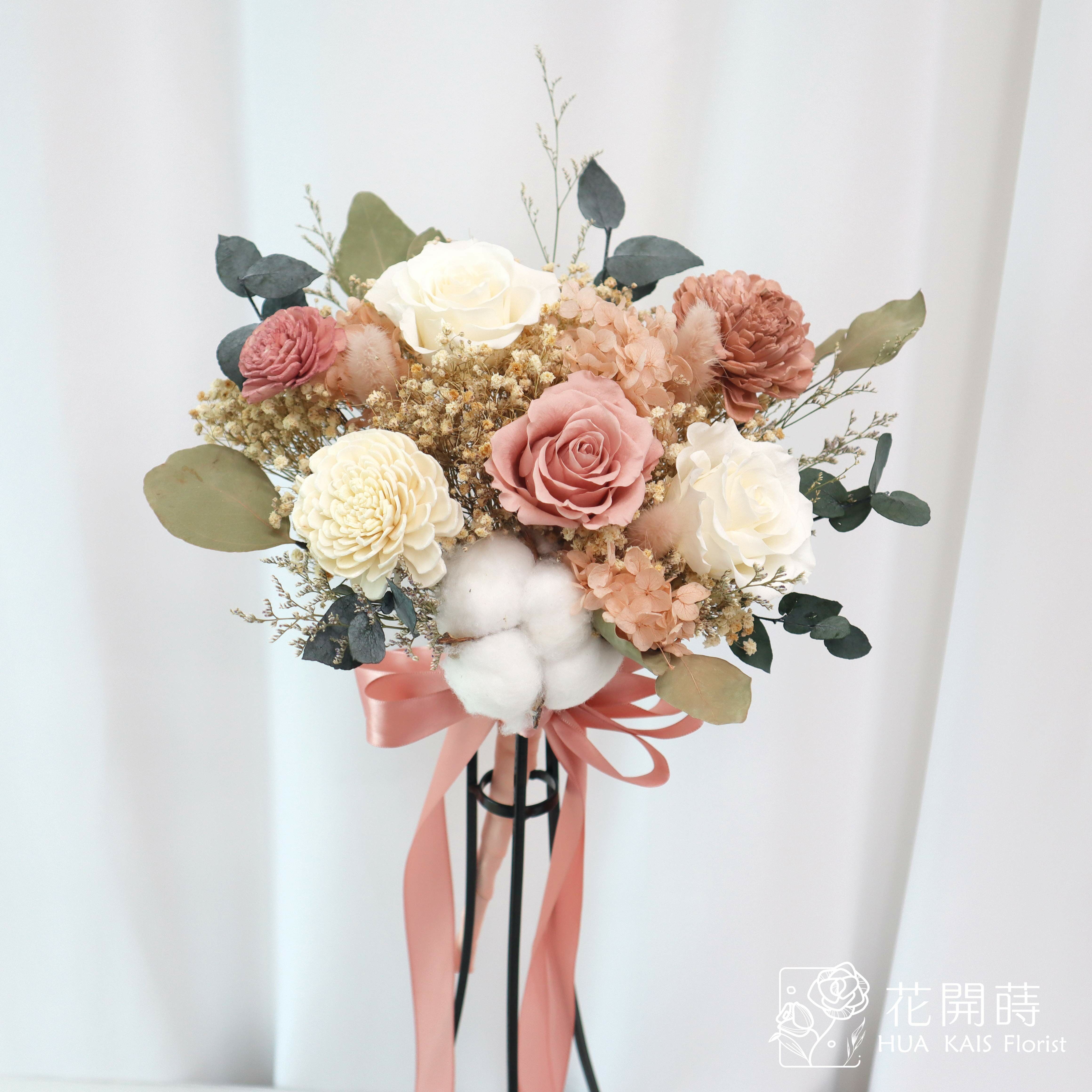 新娘捧花|伯爵牛奶新娘捧花|永生花捧花|外拍捧花|韓式捧花|圓形捧花|莫蘭迪色捧花|灰色捧花|永生捧花