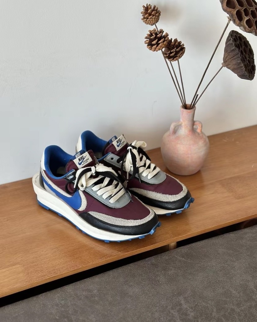 Sacai x Nike Waffle night maroon and team royal DJ4877-600