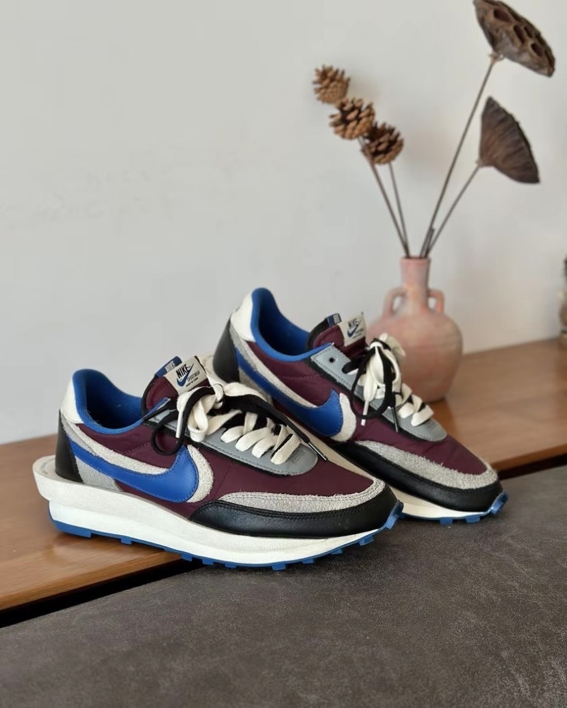 Sacai x Nike Waffle night maroon and team royal DJ4877-600