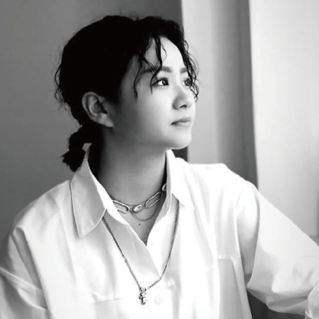 B.one. - a hairstylist specializes in gray hair highlights from Cyan Salon.