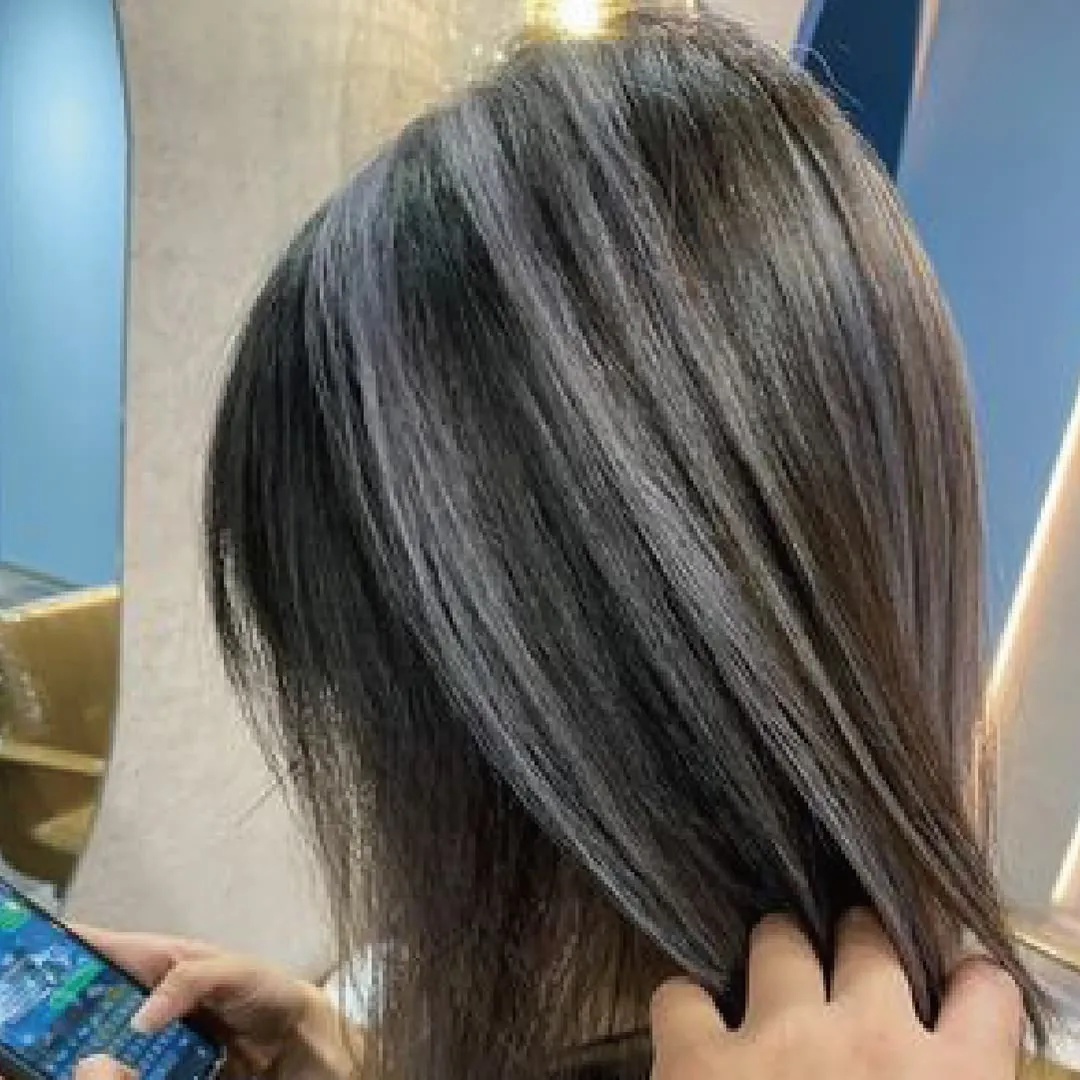 B.one's gray hair highlights work - For gray hair comprising 30-70%, you can try blue-gray stripe highlights.