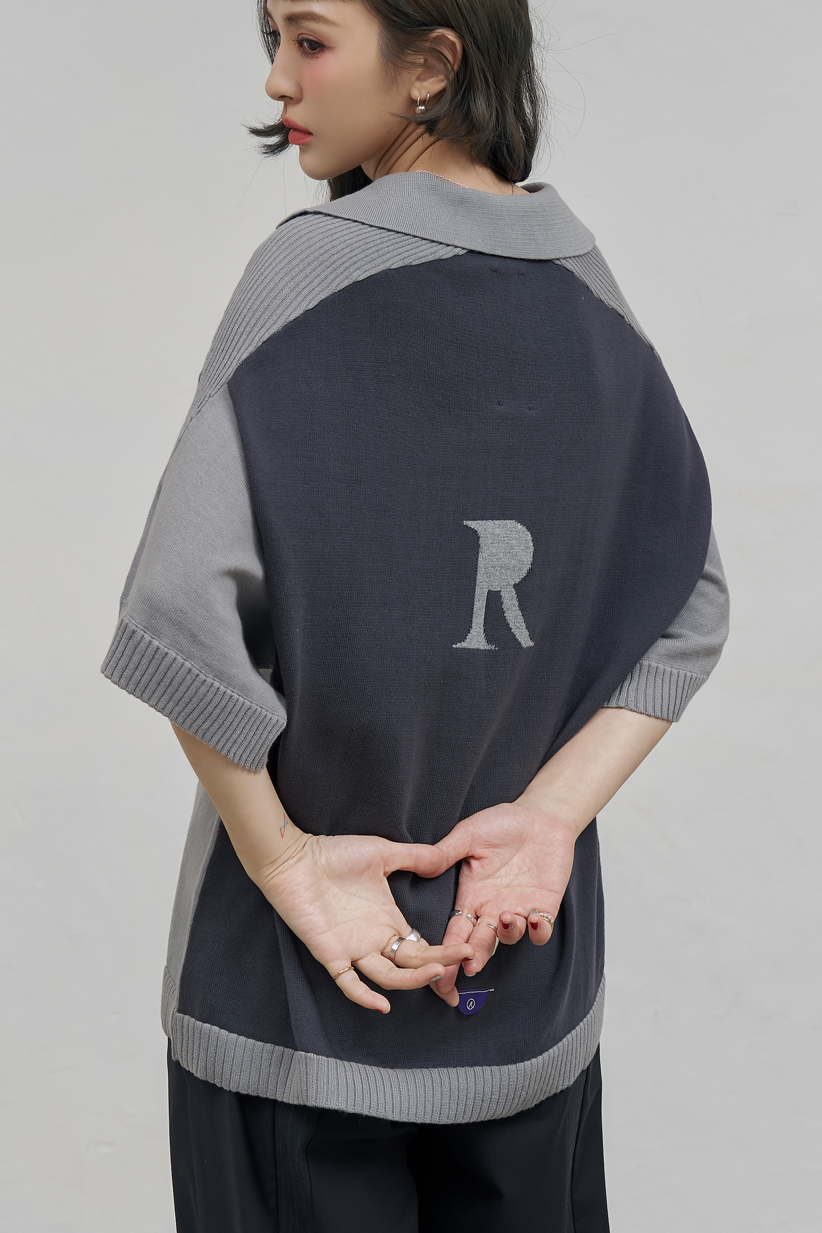 R-Initial Knit Polo Shirt｜Gray