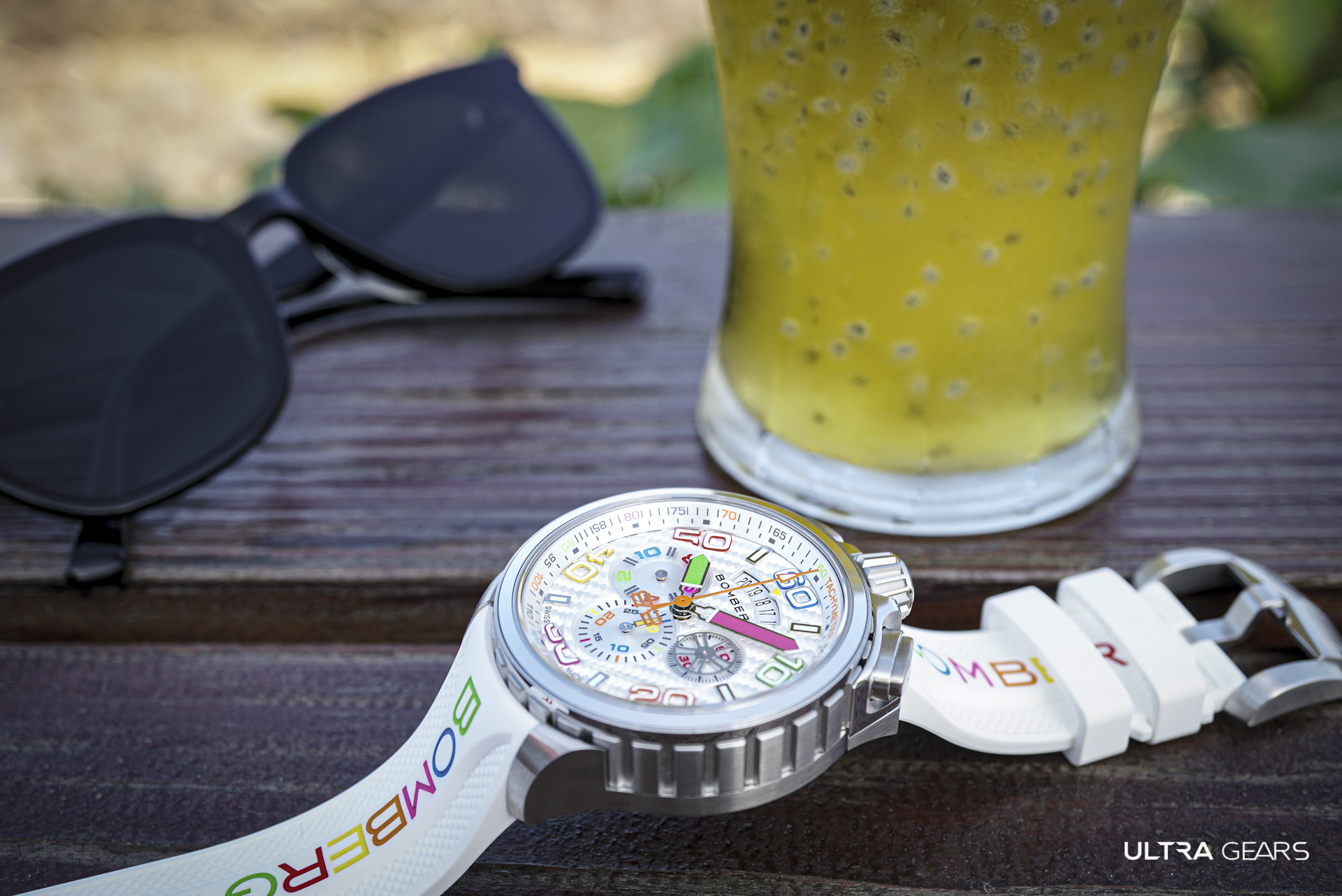 BOMBERG BOLT-68  BOLT-68  炫彩計時碼錶