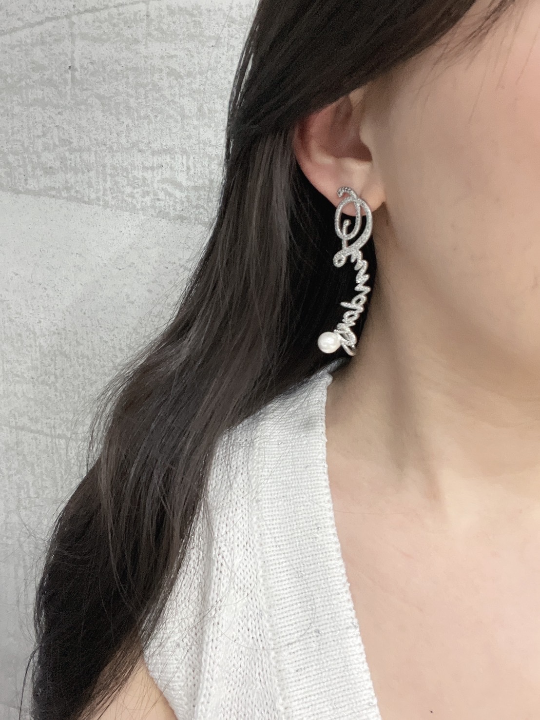 水鑽字母 珍珠耳環 (單邊) 