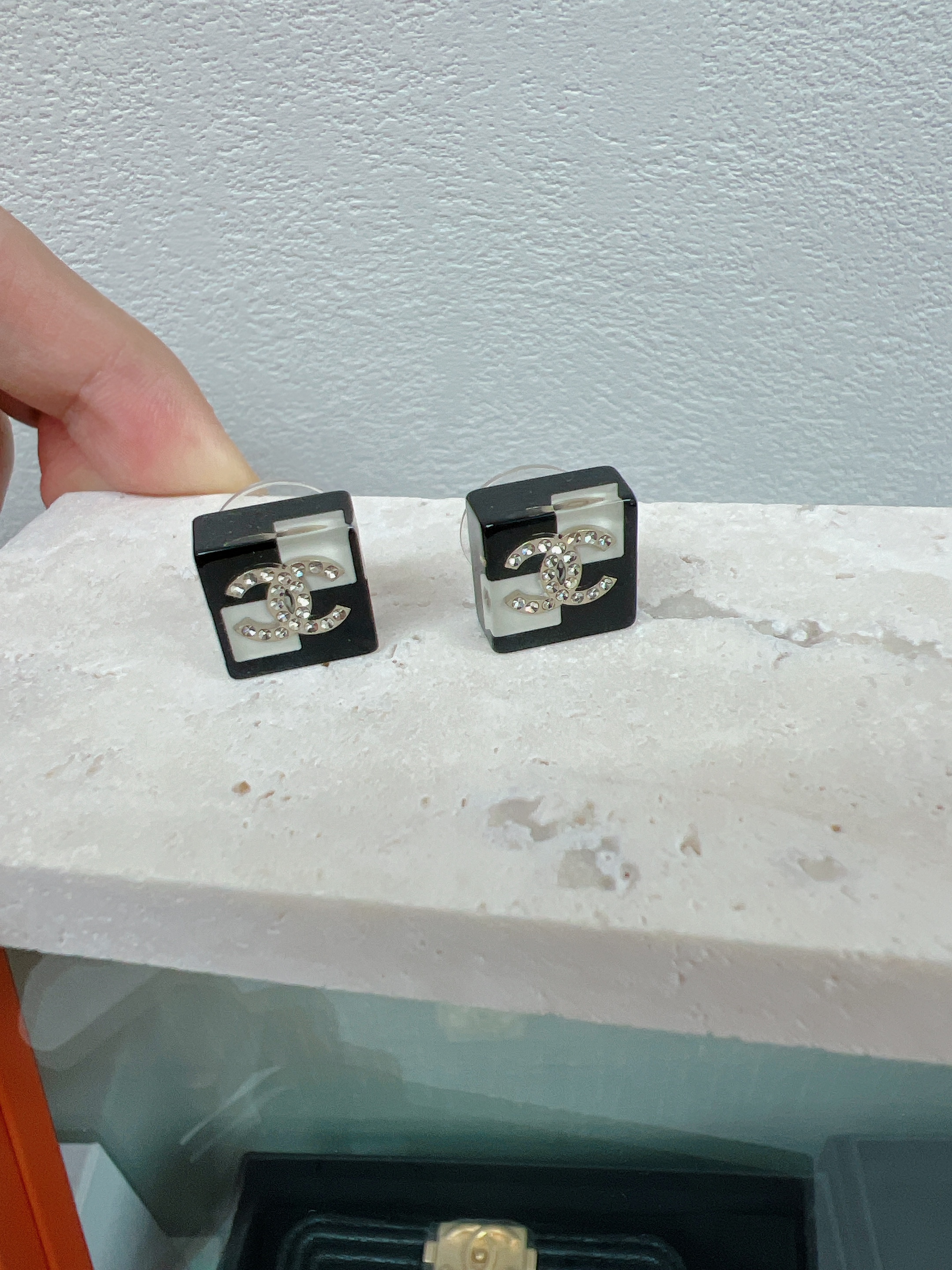 Chanel earrings square black white 15k