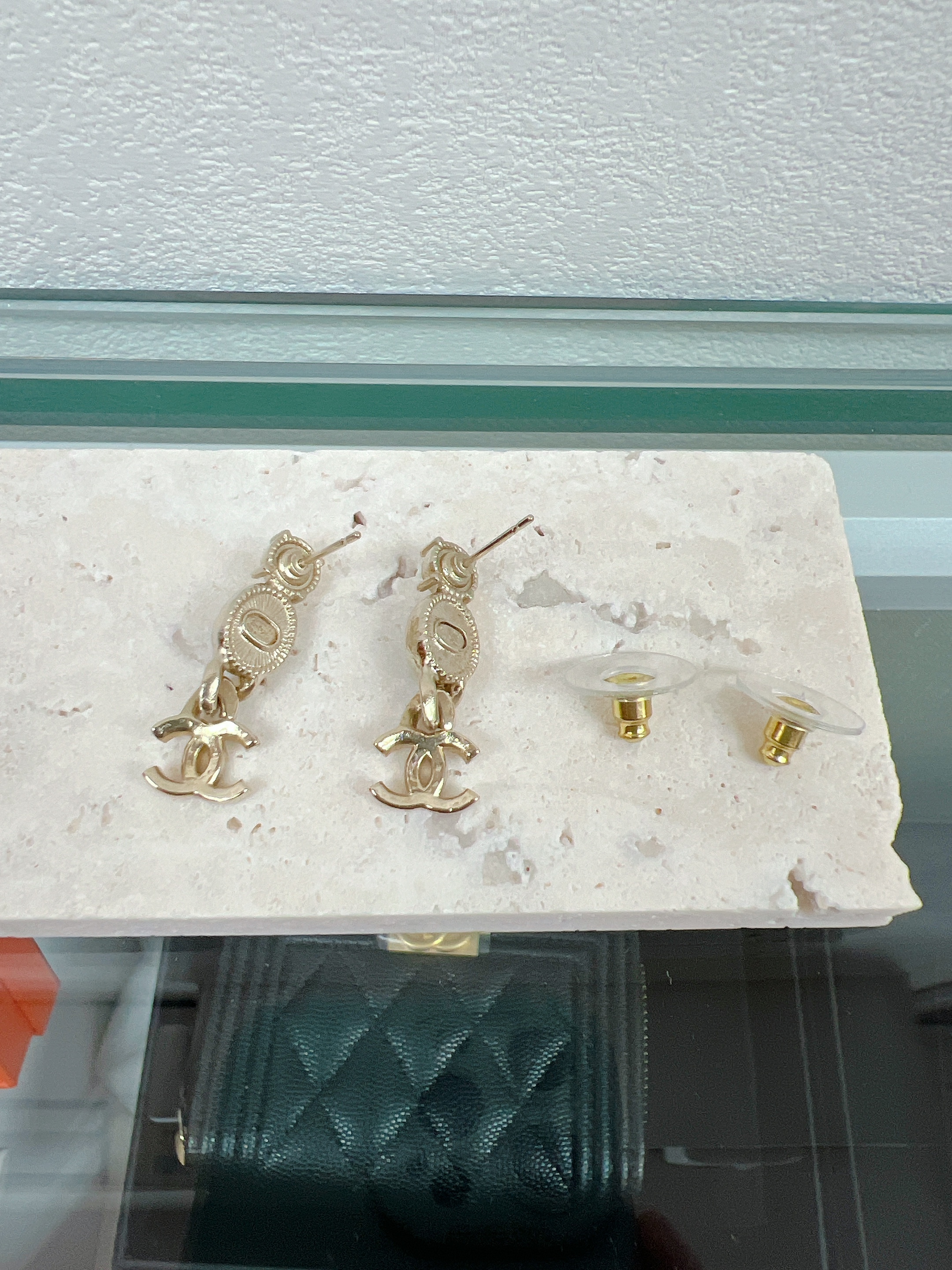 Chanel drop earrings black oval 21k