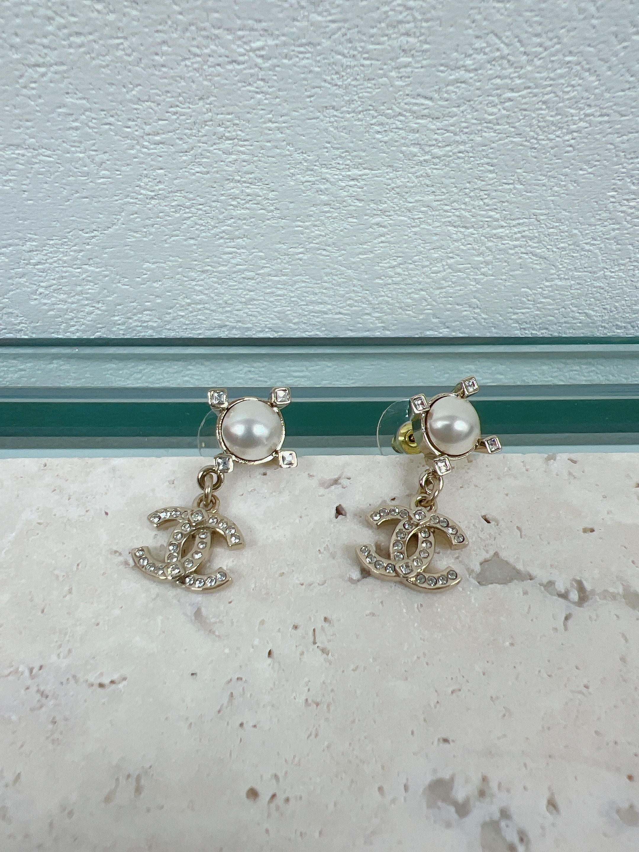 Chanel drop earrings white pearl 21a