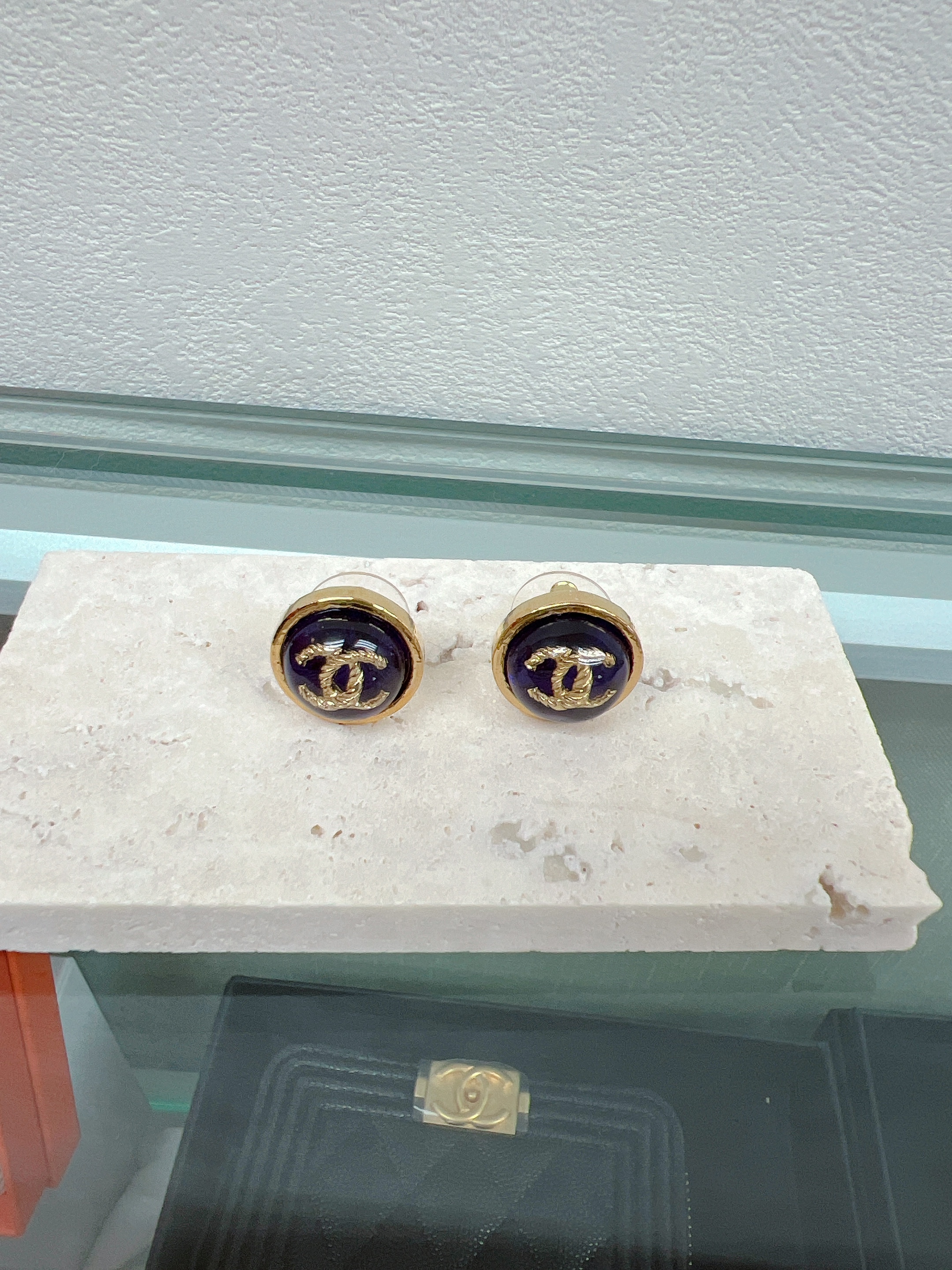 Chanel earrings round purple 22k