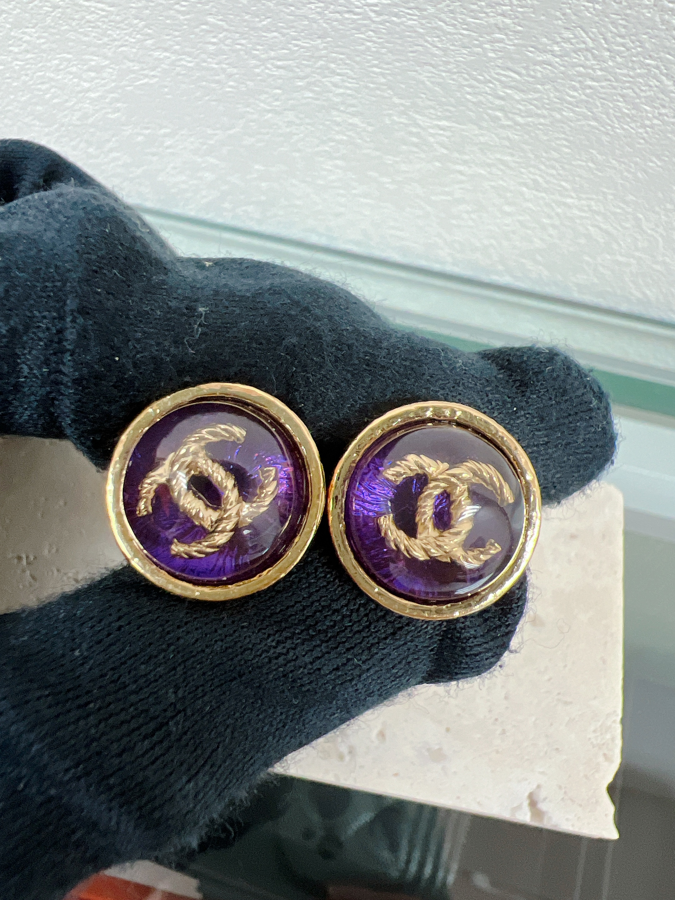 Chanel earrings round purple 22k