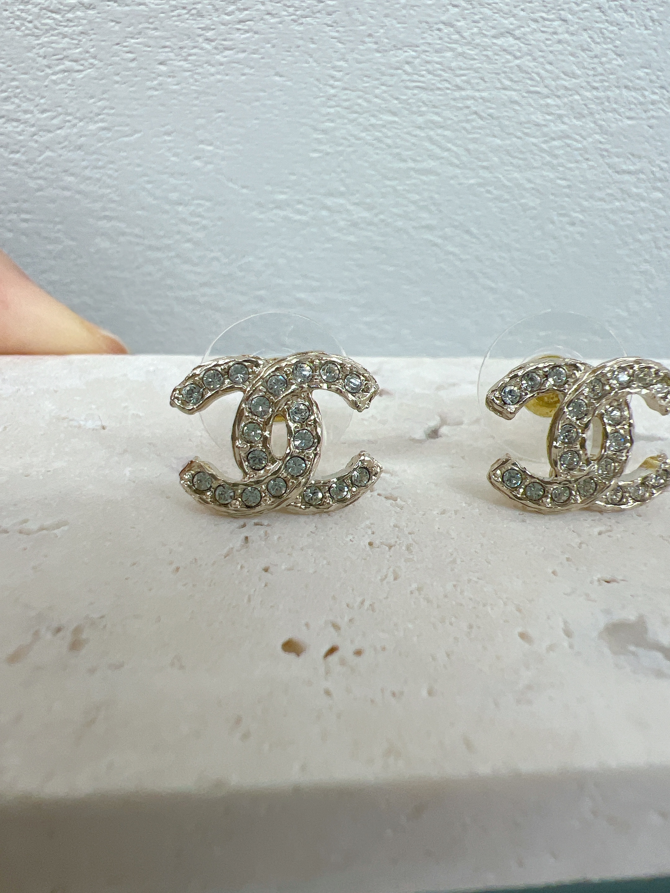 Chanel earrings cc logo 21a