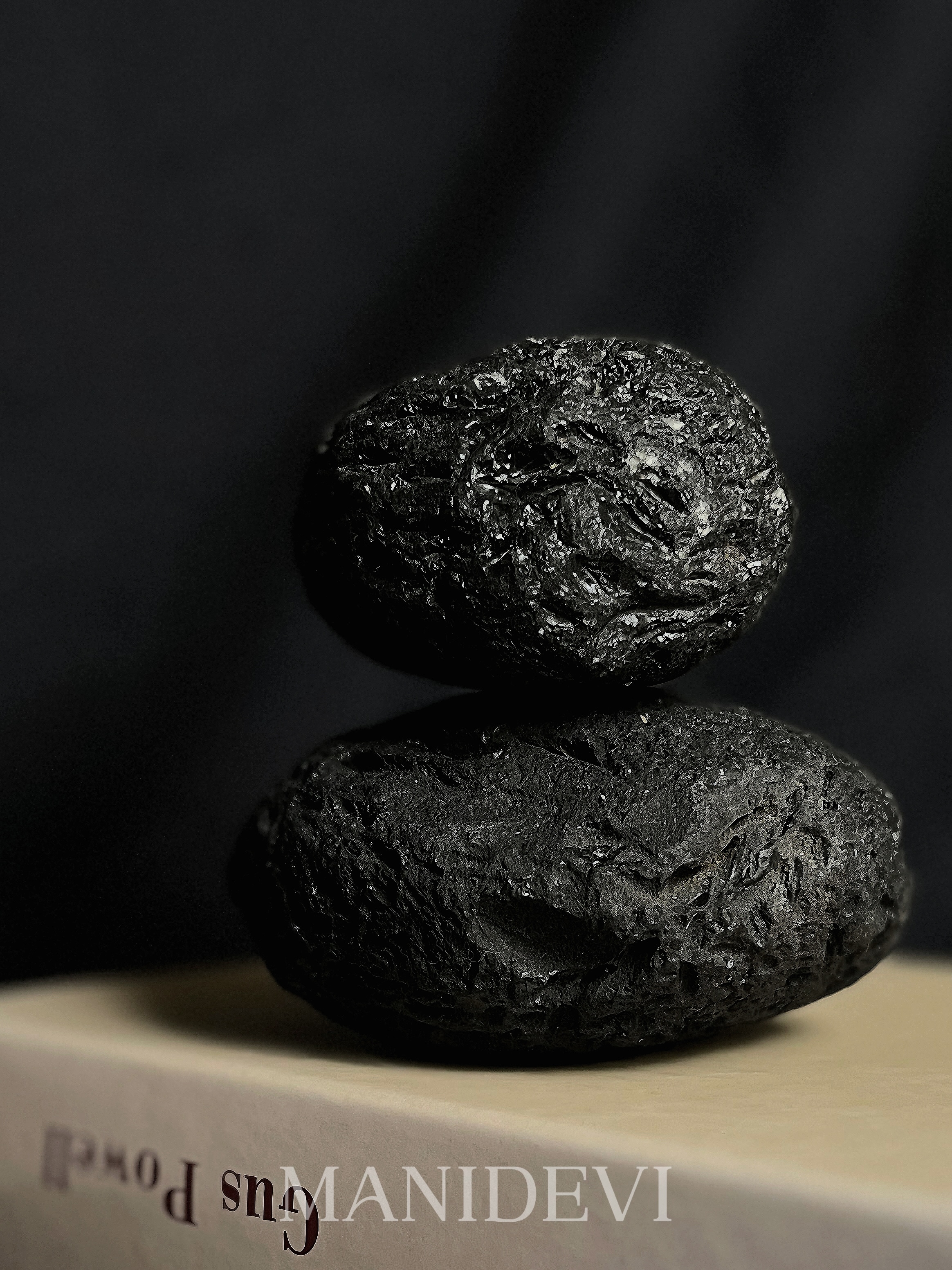 轉運黑隕石 Meteorite