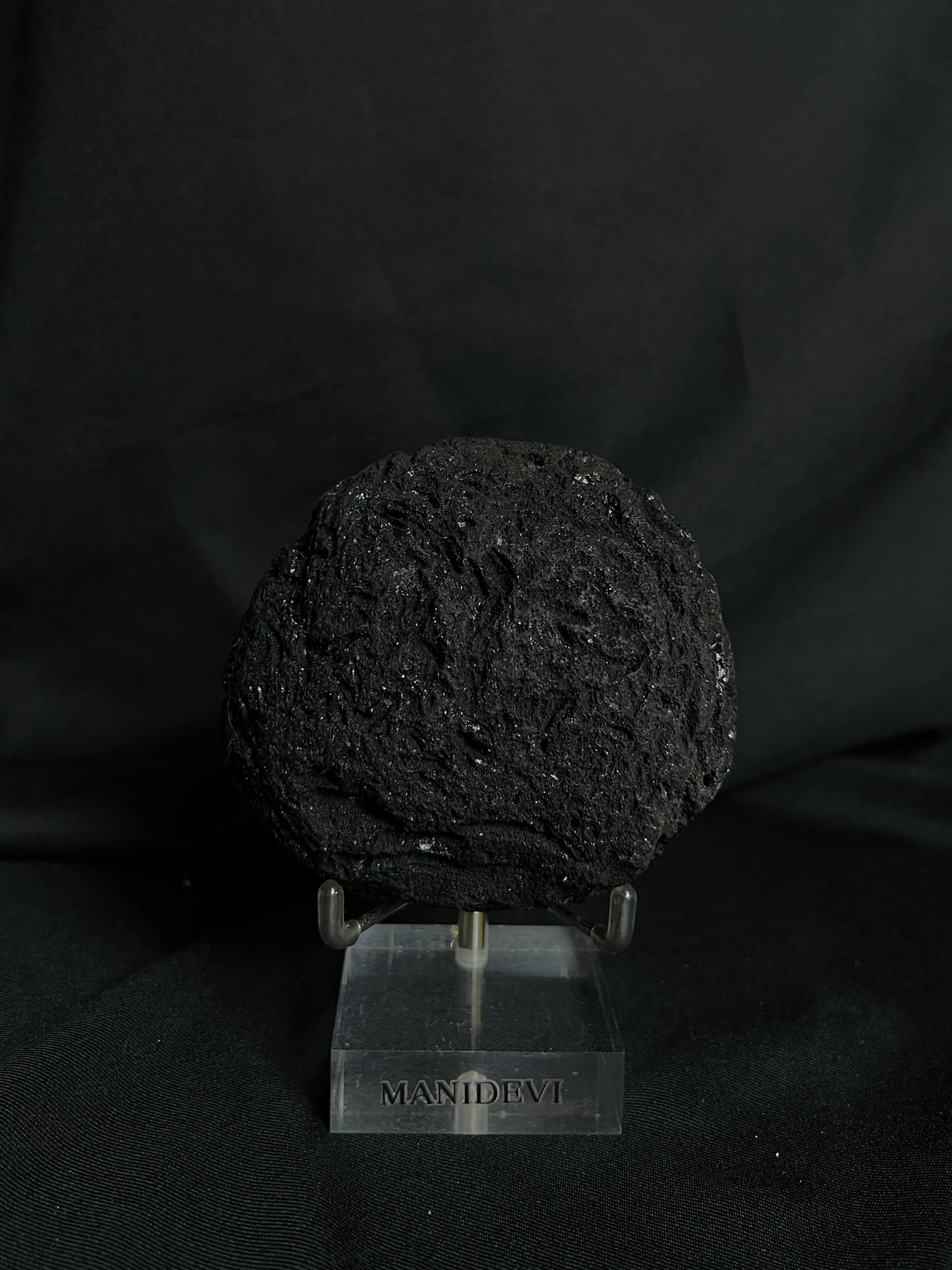 轉運黑隕石 Meteorite