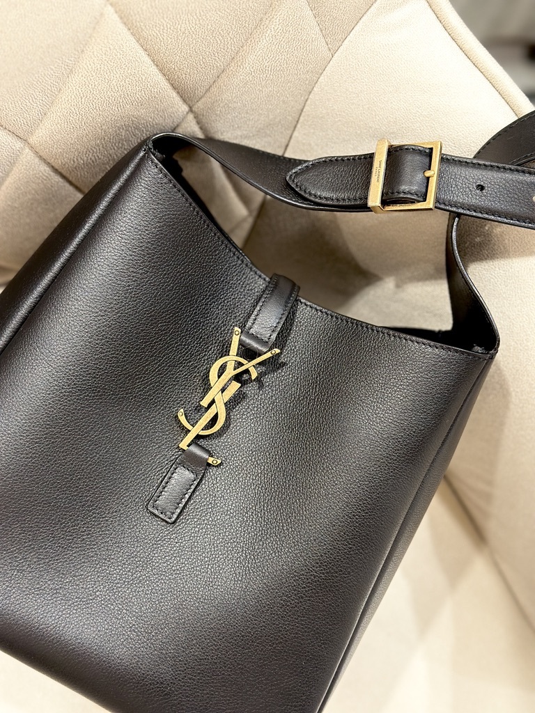 YSL LE 5 À 7 Supple Small Hobo