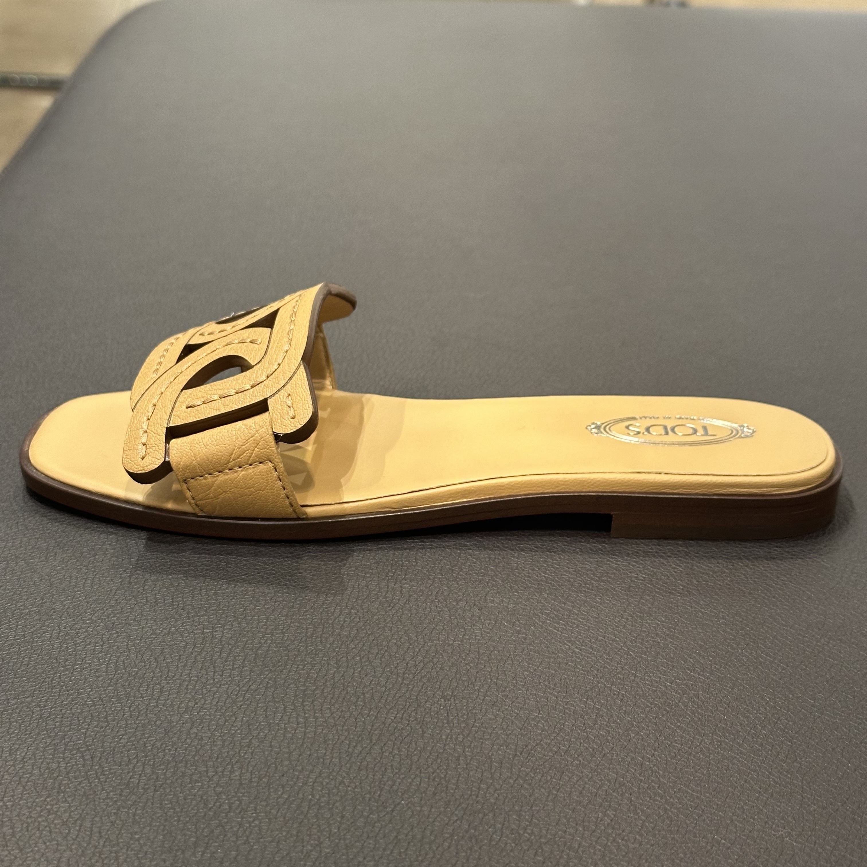 STO07928 TOD'S Kate皮革平底涼鞋 啡色 #XXW05G0EM1ZRNLC811 (E)