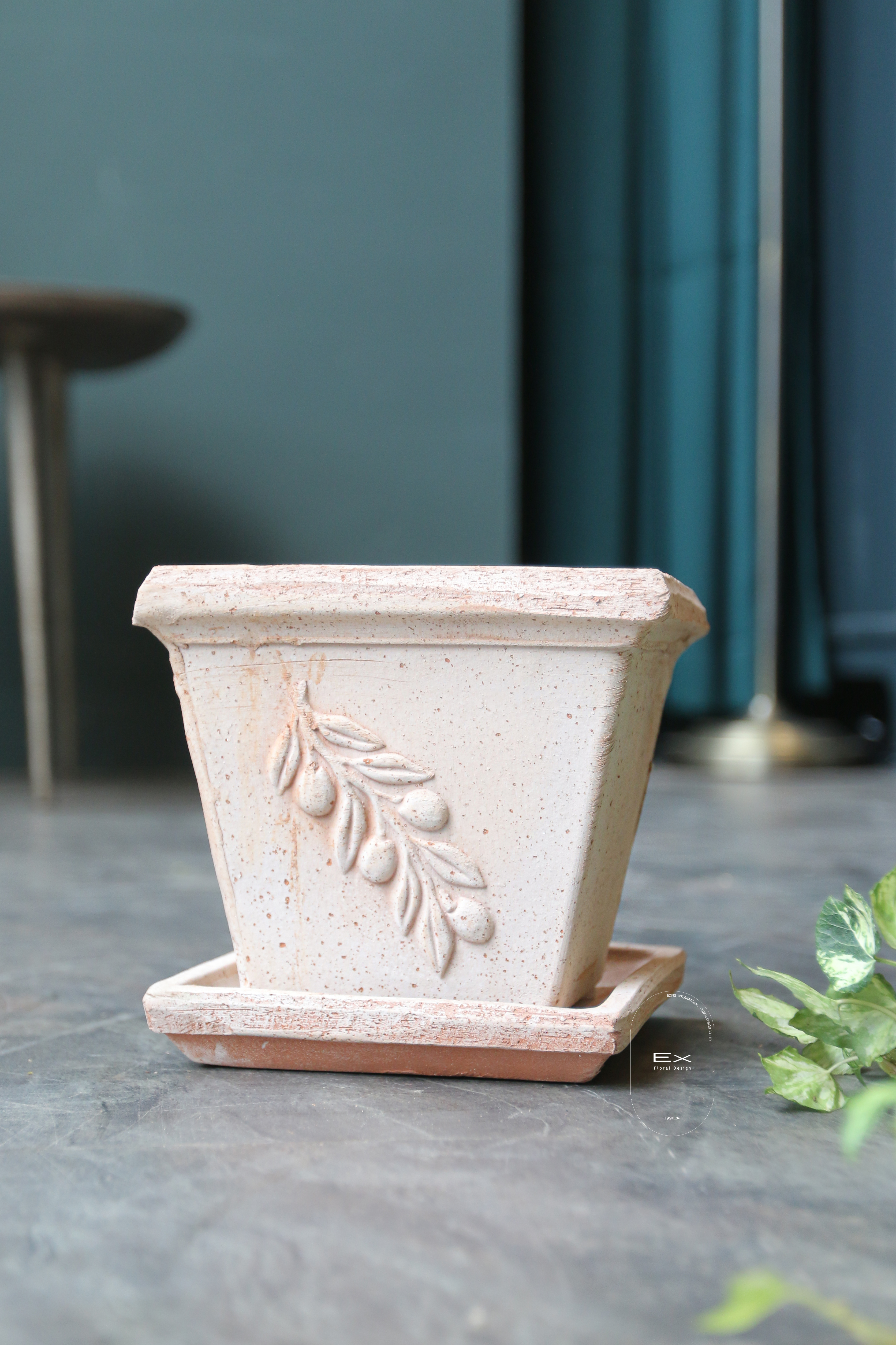 OLIVE 橄欖枝方高盆 白陶色