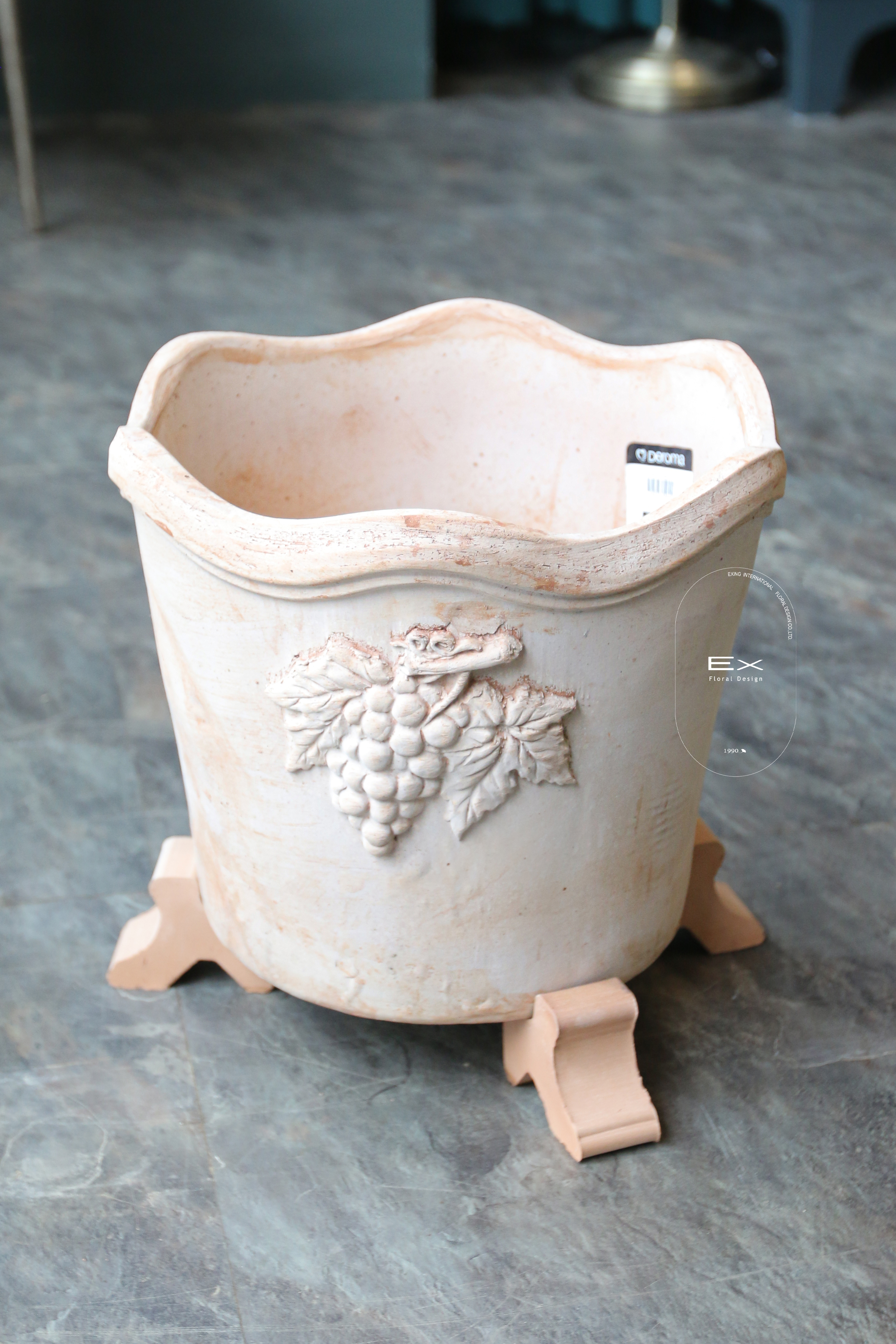 CILINDRO 粗陶葡萄荷邊盆