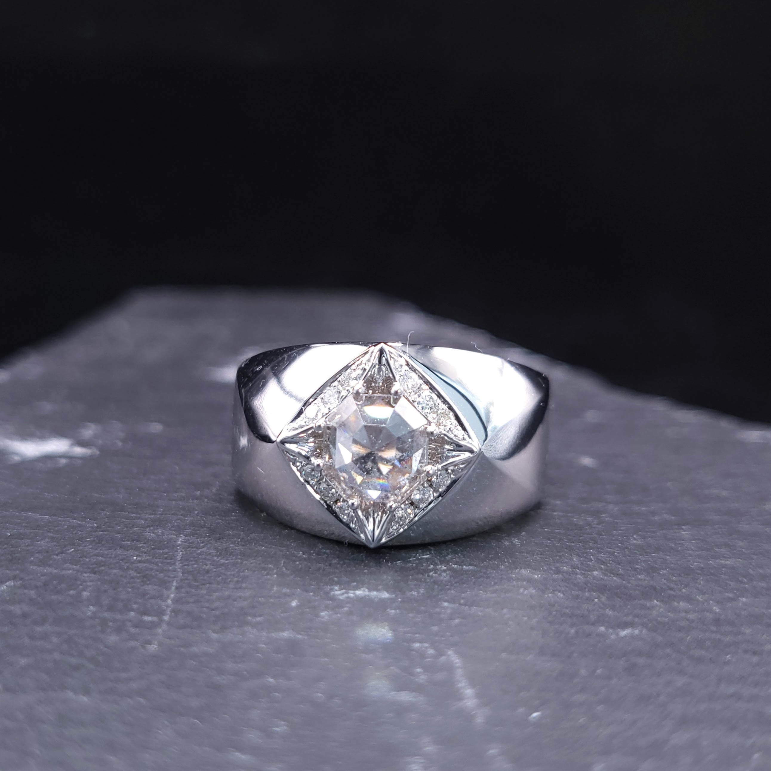 18K White Gold1.37ct Diamond Ring