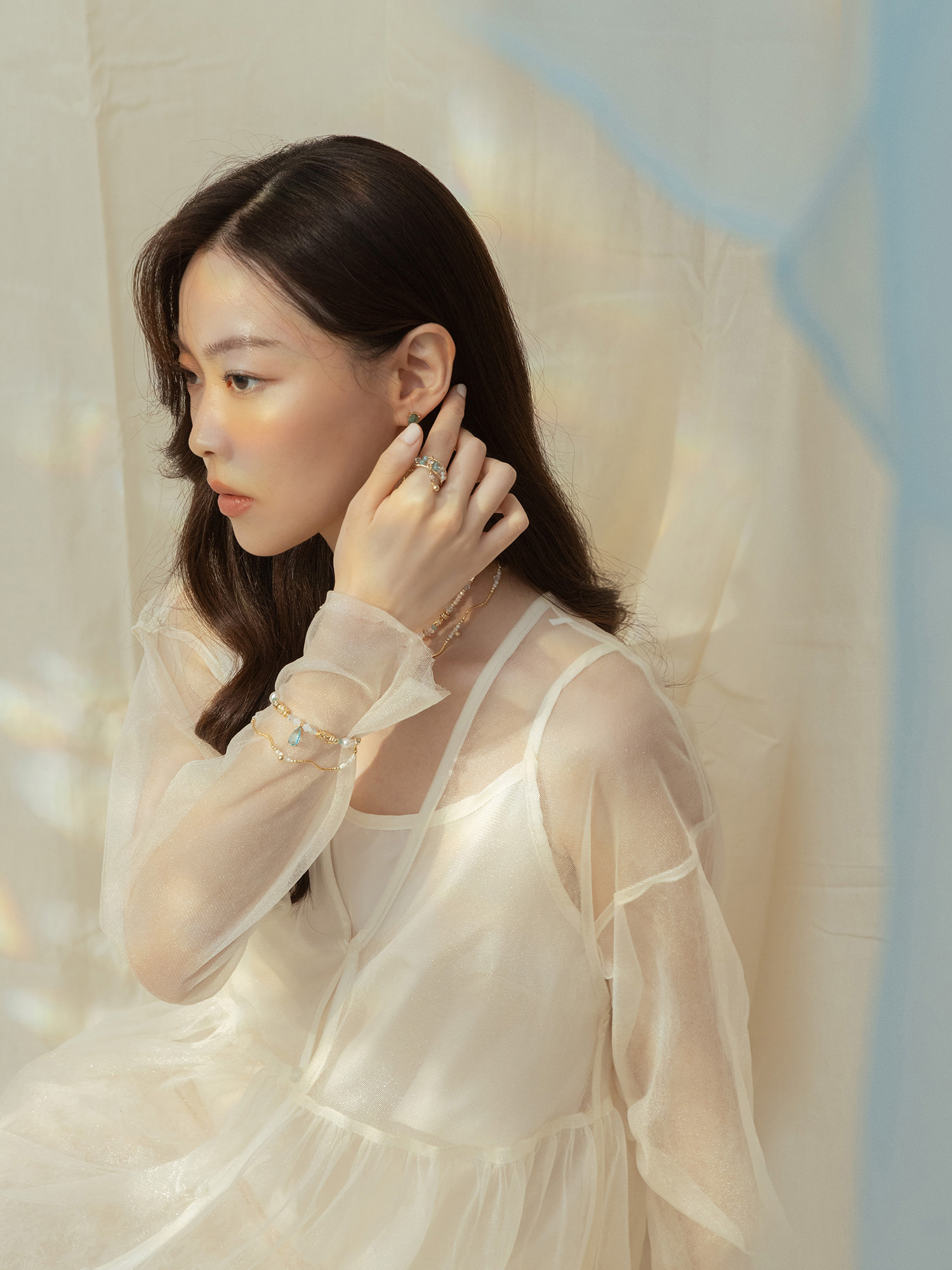 湖中幻象人。MUCHAT手作14KGP施華洛水晶貝殼波浪手鍊