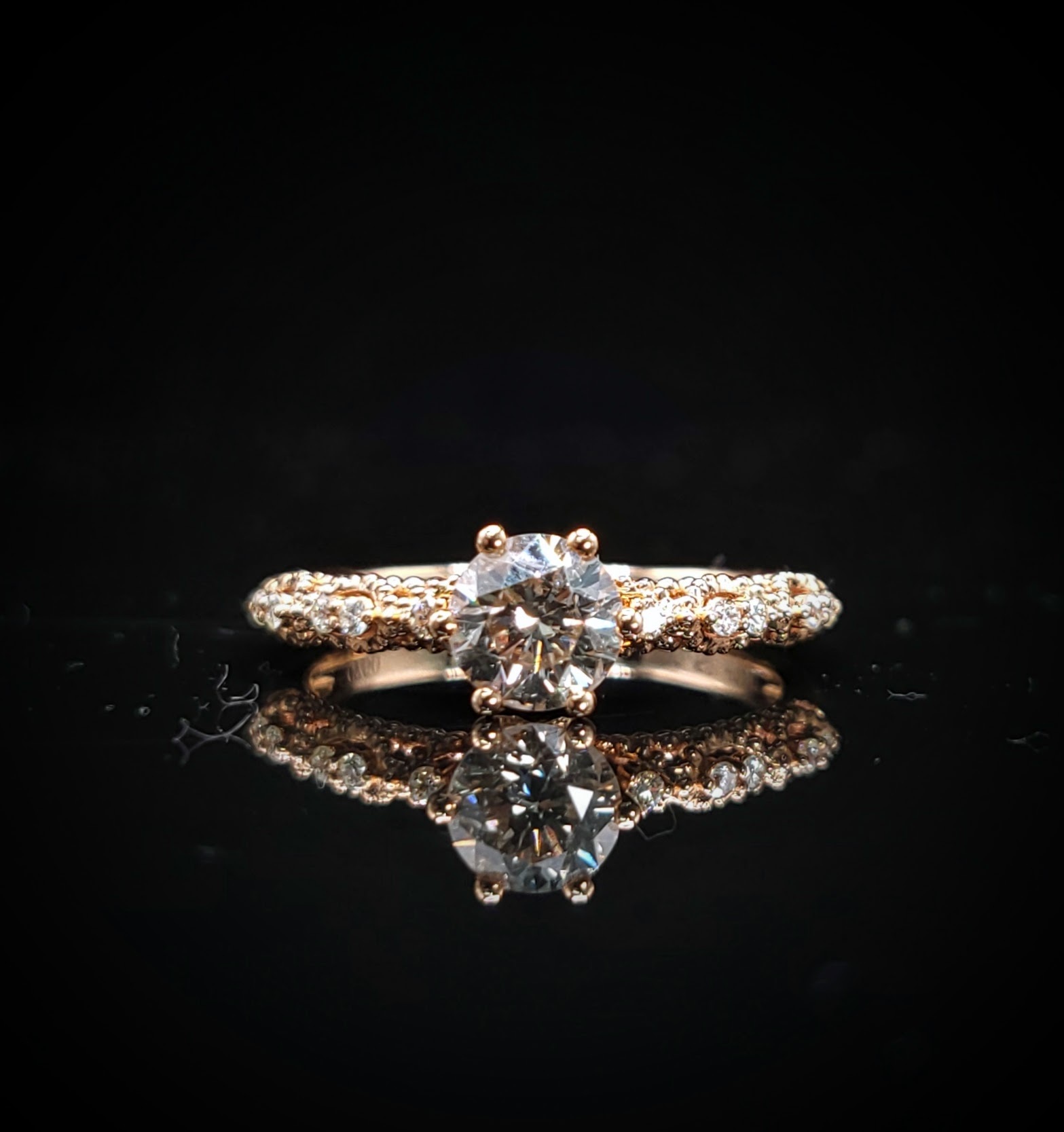 全新18K玫瑰金【單粒62份鑽石】配小鑽共69份鑽石戒指