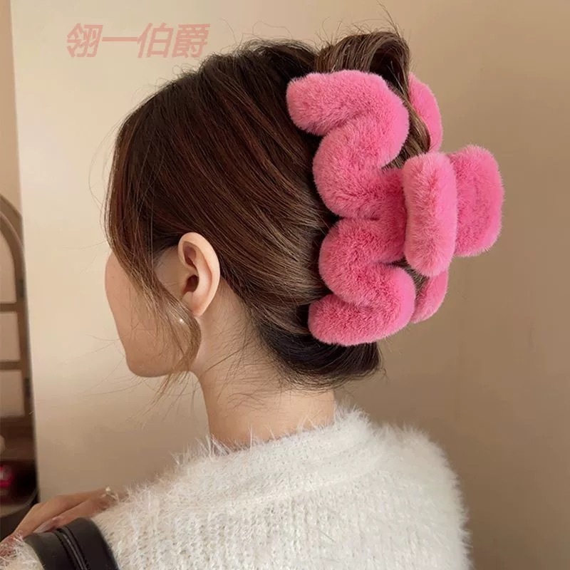 Oversized Plush Cute Hair Claw