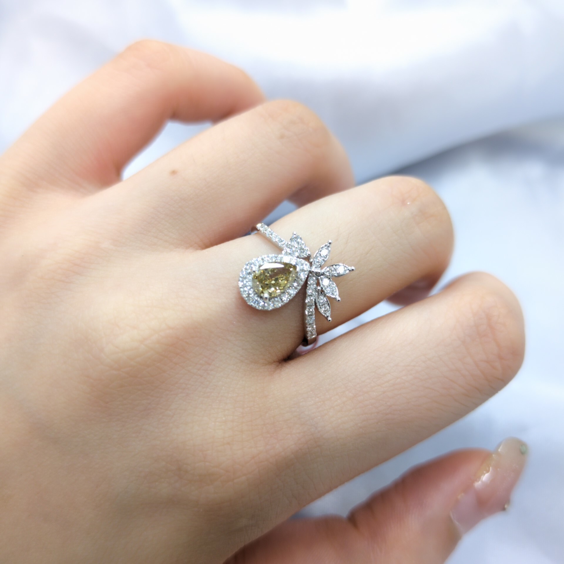 18K White Gold 0.76ct Fancy Champagne Pear Shaped Diamond Ring