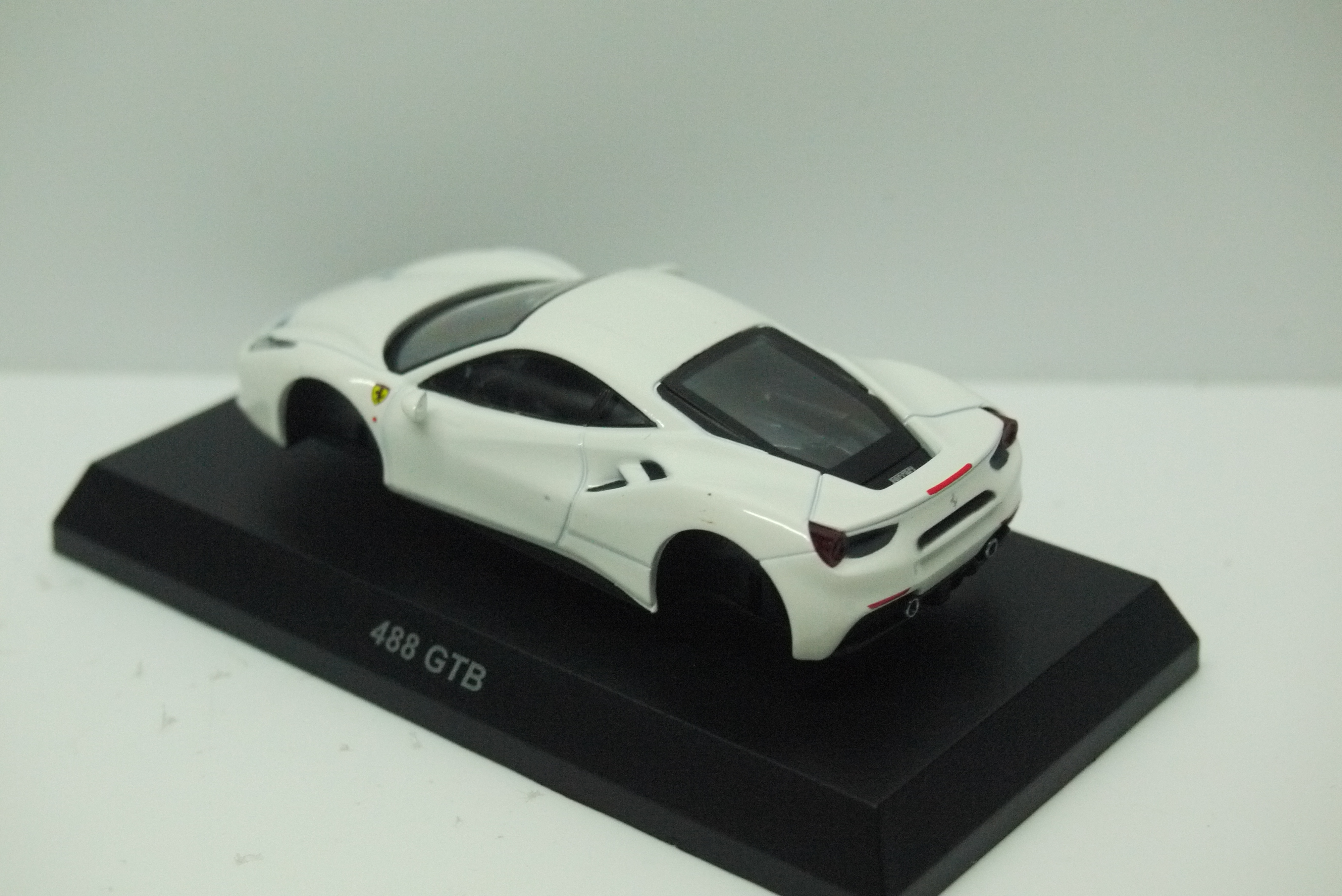 Kyosho Ferrari 488 GTB White