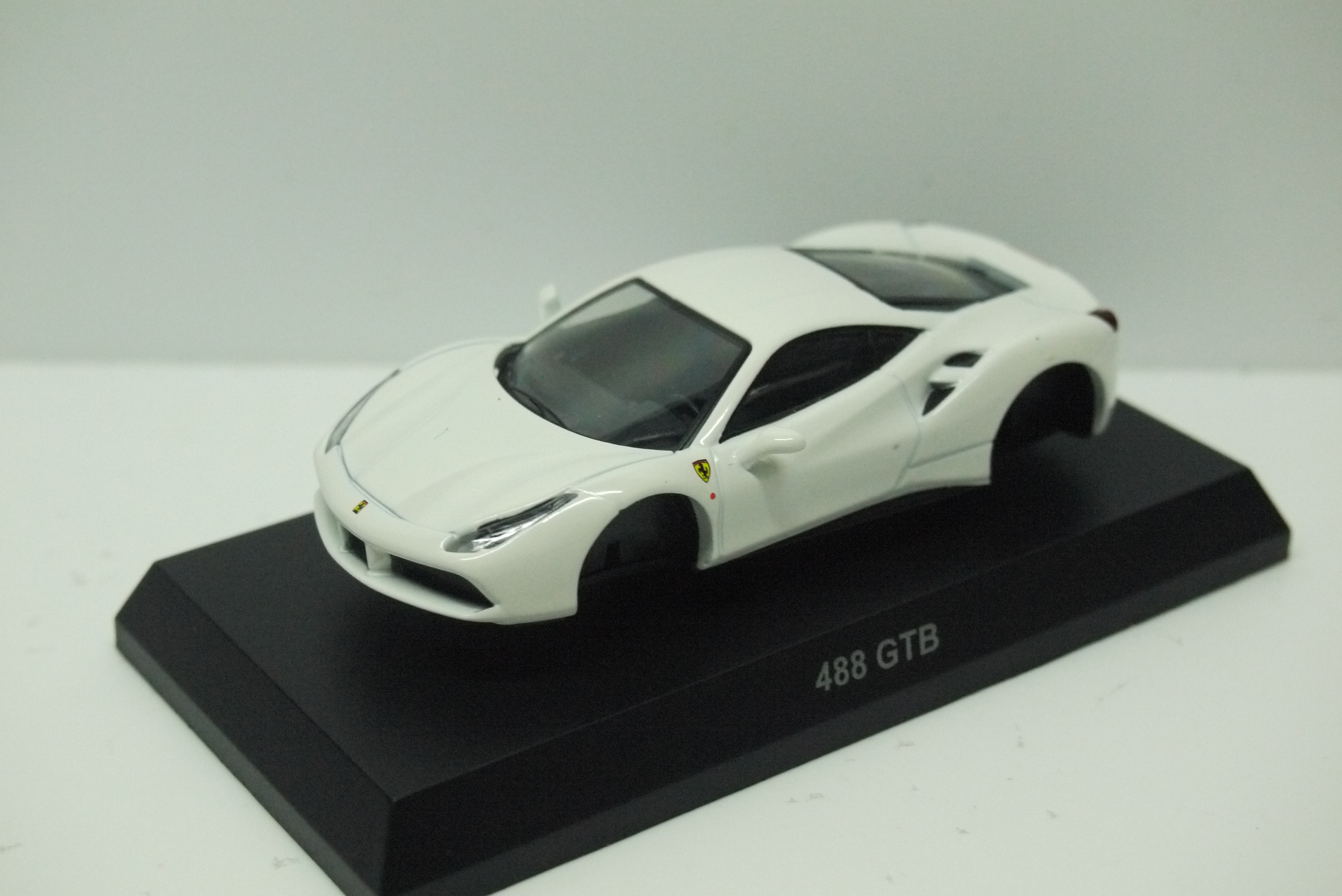 Kyosho Ferrari 488 GTB White
