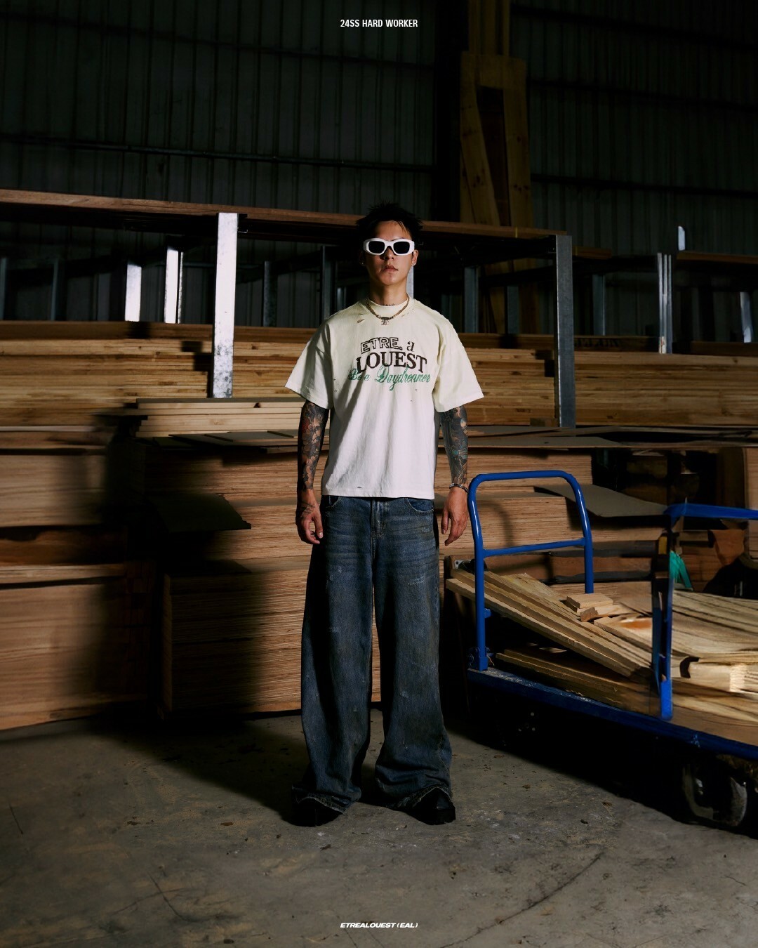 E‘TREALOUEST EAL Logo Vintage Destroyed Tee