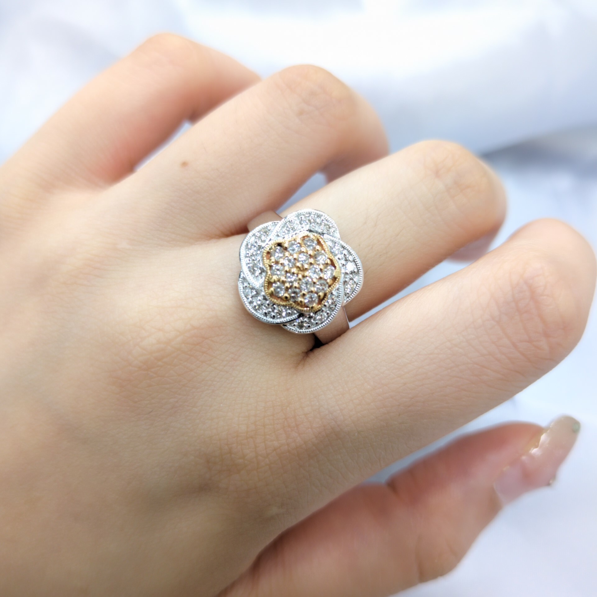 18K Gold 0.54ct Light Pink Diamond Ring