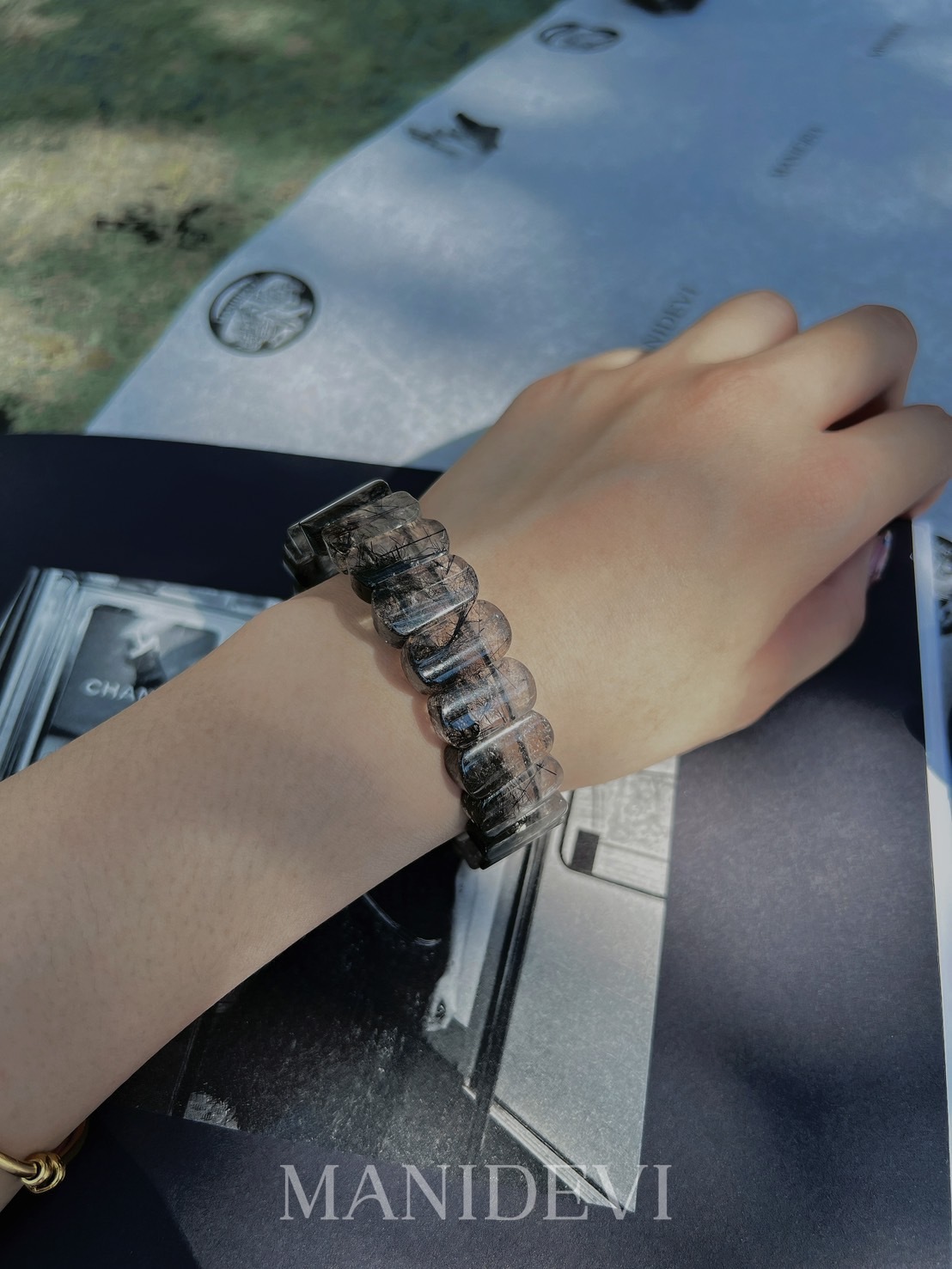 黑髮晶方磚手牌－「超強防禦頻率」