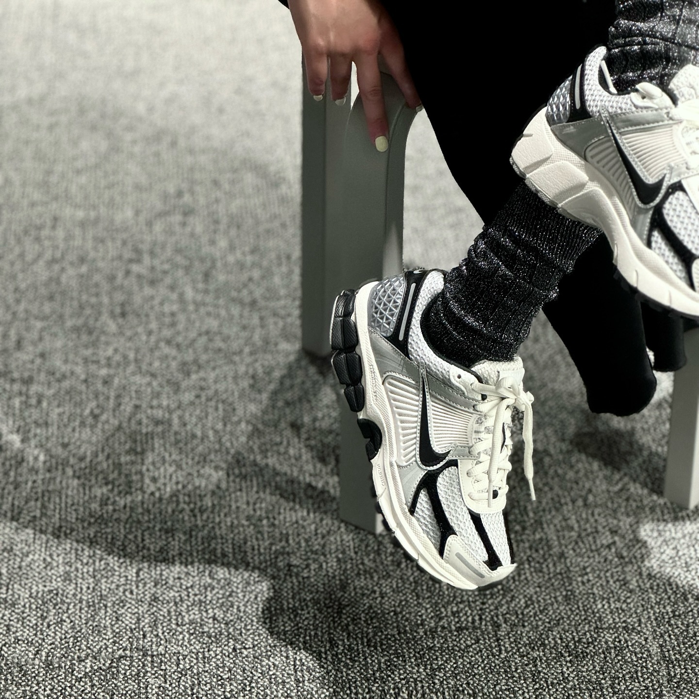 Nike Zoom Vomero 5 芝麻奶油 奶油黑灰 灰銀 反光 老爹鞋 HQ1182-001