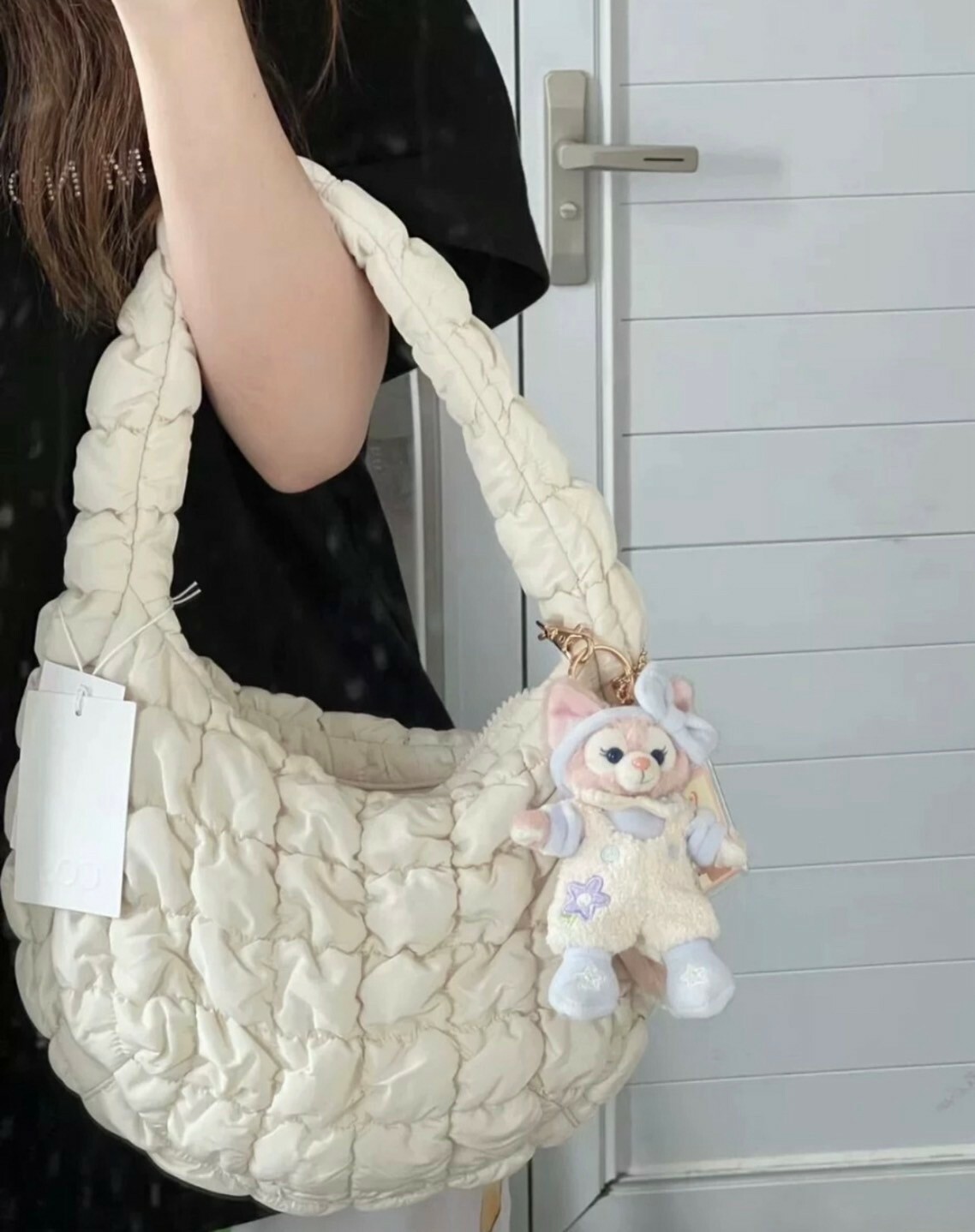 COS 超搶手 雲朵包 白色/黑色 Jennie同款