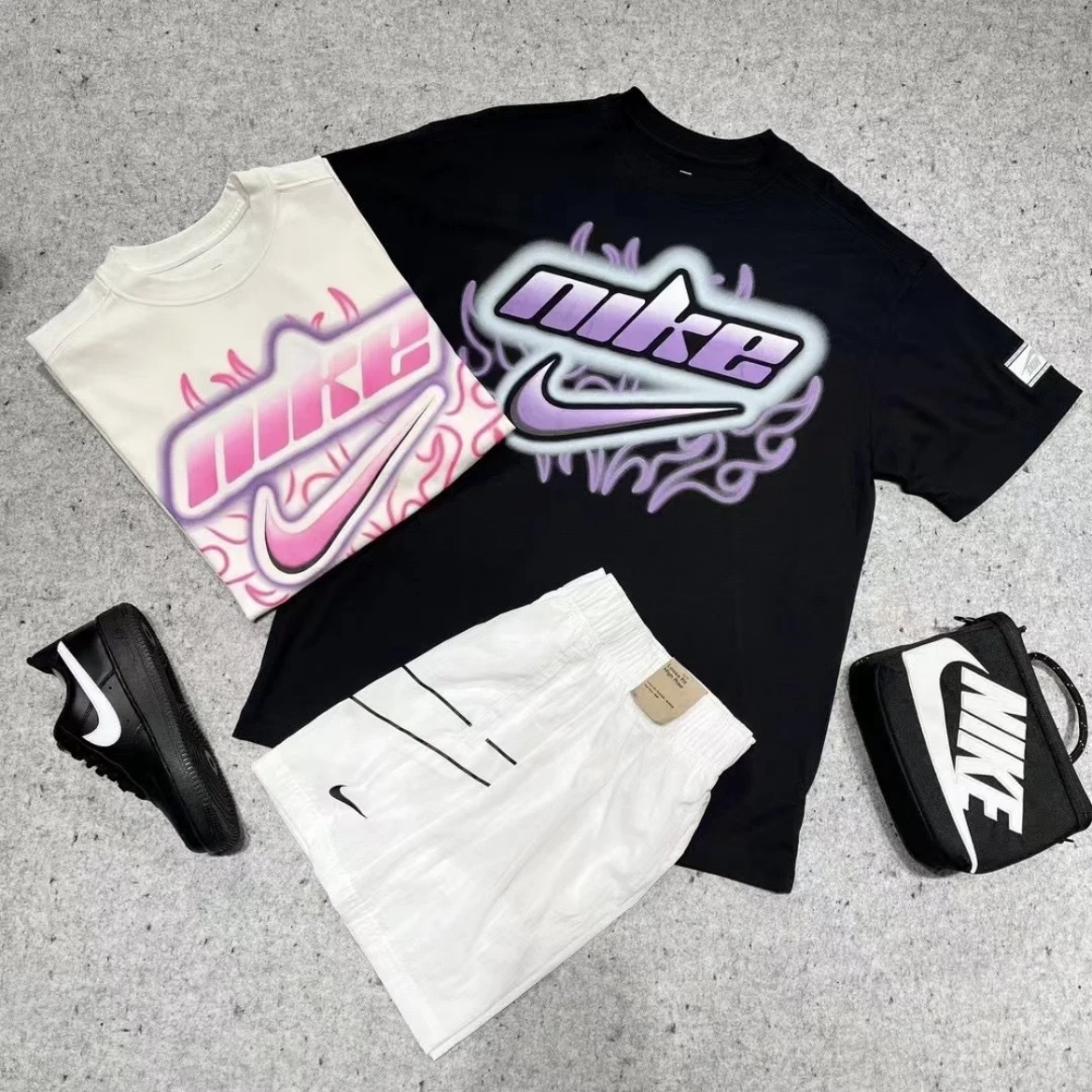 Nike Sportswear Y2K字體 短袖 T恤 寬大版型 紫/黑/白 共三色