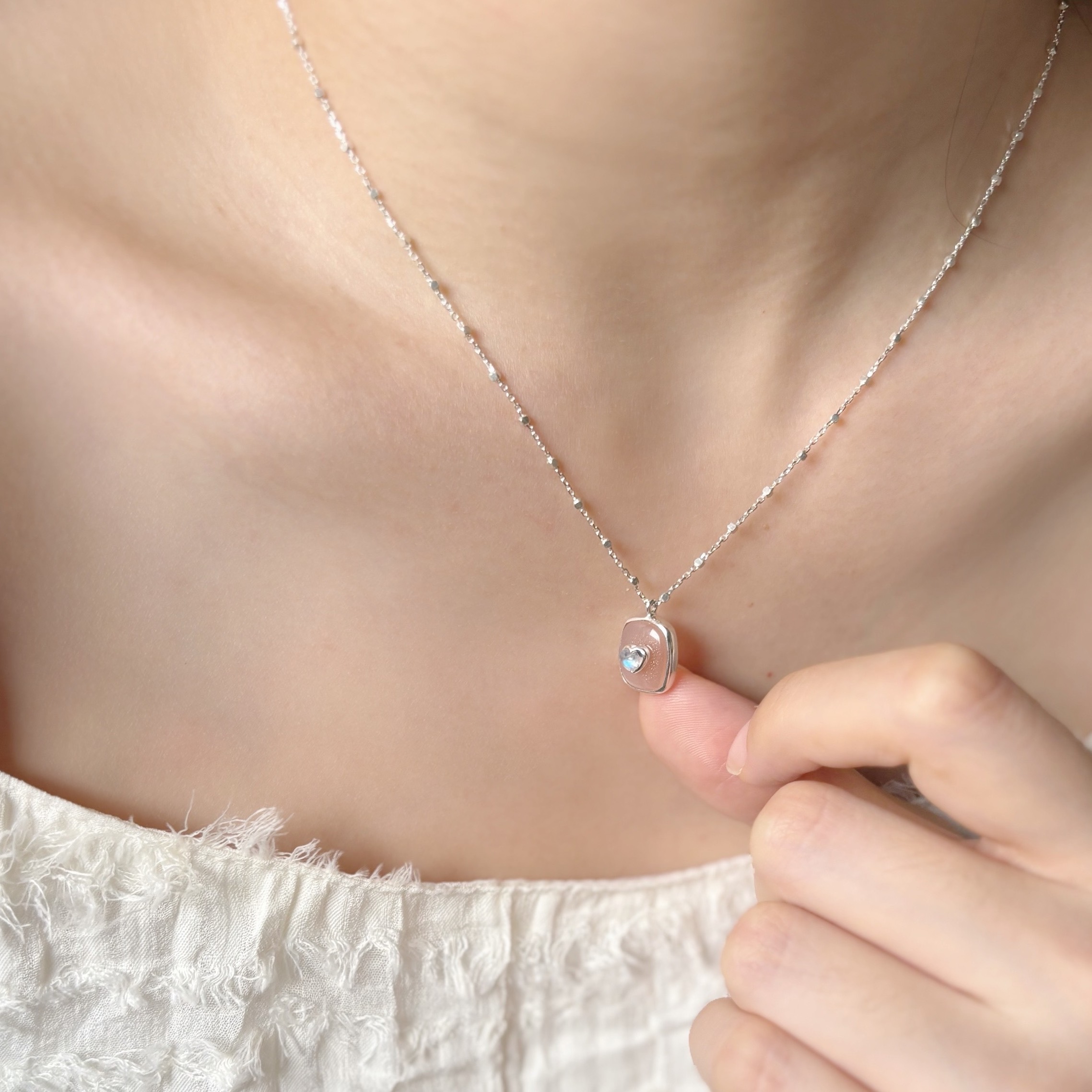 QQHeart Doublets月光石蜜桃項鍊