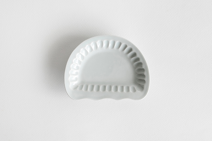 水野克俊 - 白磁鎬紋半月判小皿