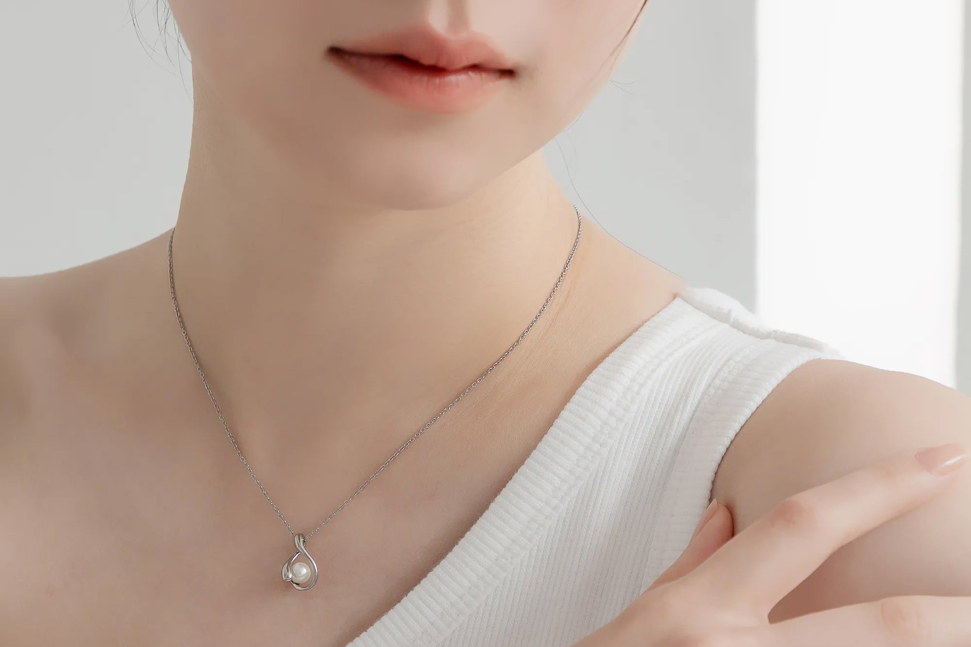 醫療鋼項鍊原來這麼方便，戴著醫療鋼項鍊洗澡也沒問題