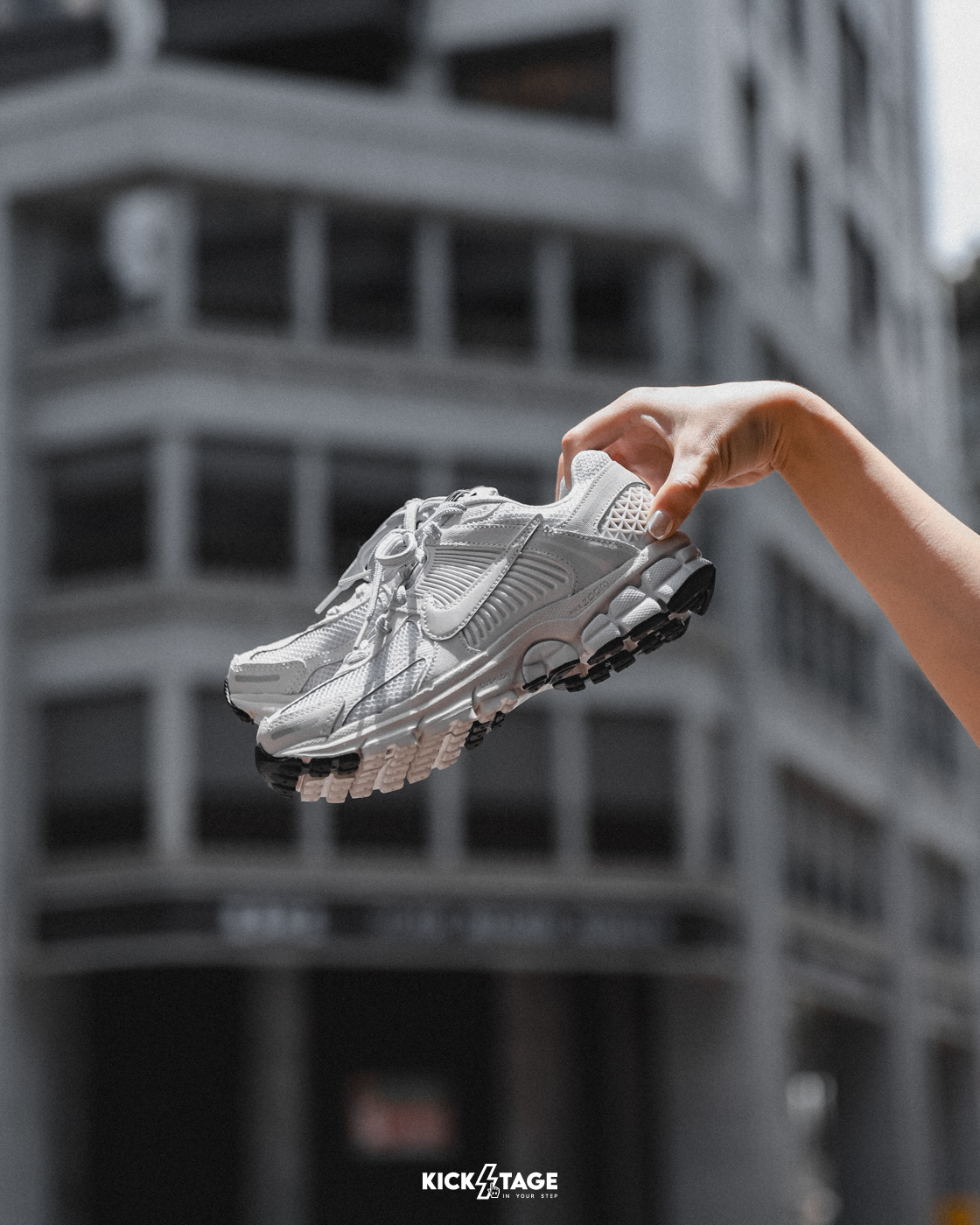 女鞋 NIKE ZOOM VOMERO 5 TRIPLE WHITE 白灰 復古 老爹鞋 休閒跑鞋 軟底 健身訓練鞋【FQ7079-100】VMO5