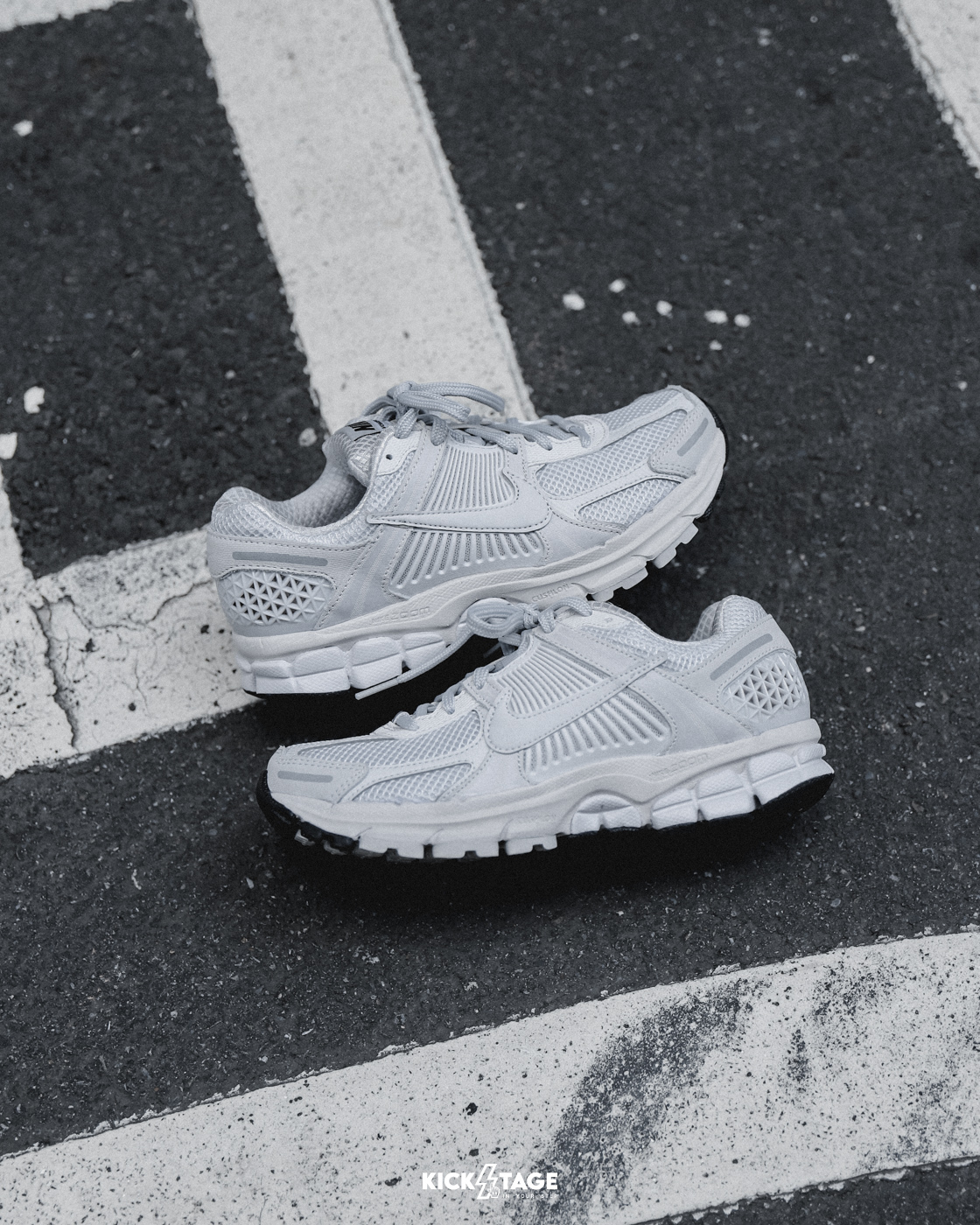 女鞋 NIKE ZOOM VOMERO 5 TRIPLE WHITE 白灰 復古 老爹鞋 休閒跑鞋 軟底 健身訓練鞋【FQ7079-100】VMO5