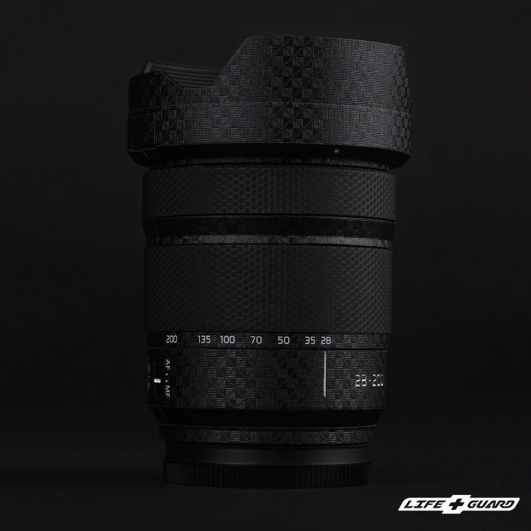 LIFE+GUARD Panasonic LUMIX S 28-200mm F4-7.1 貼膜展示圖，LIFE+GUARD 風格設計