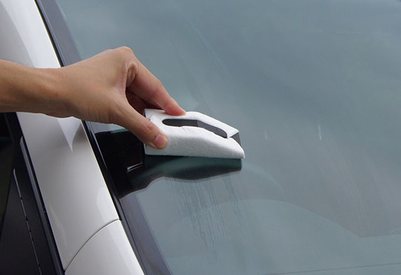 「雨敵」激速玻璃驅水劑