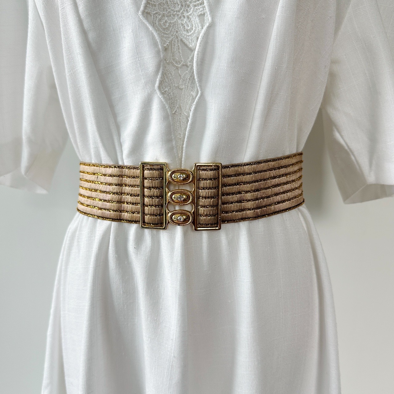 淺杏色金蔥線間條橡根腰帶